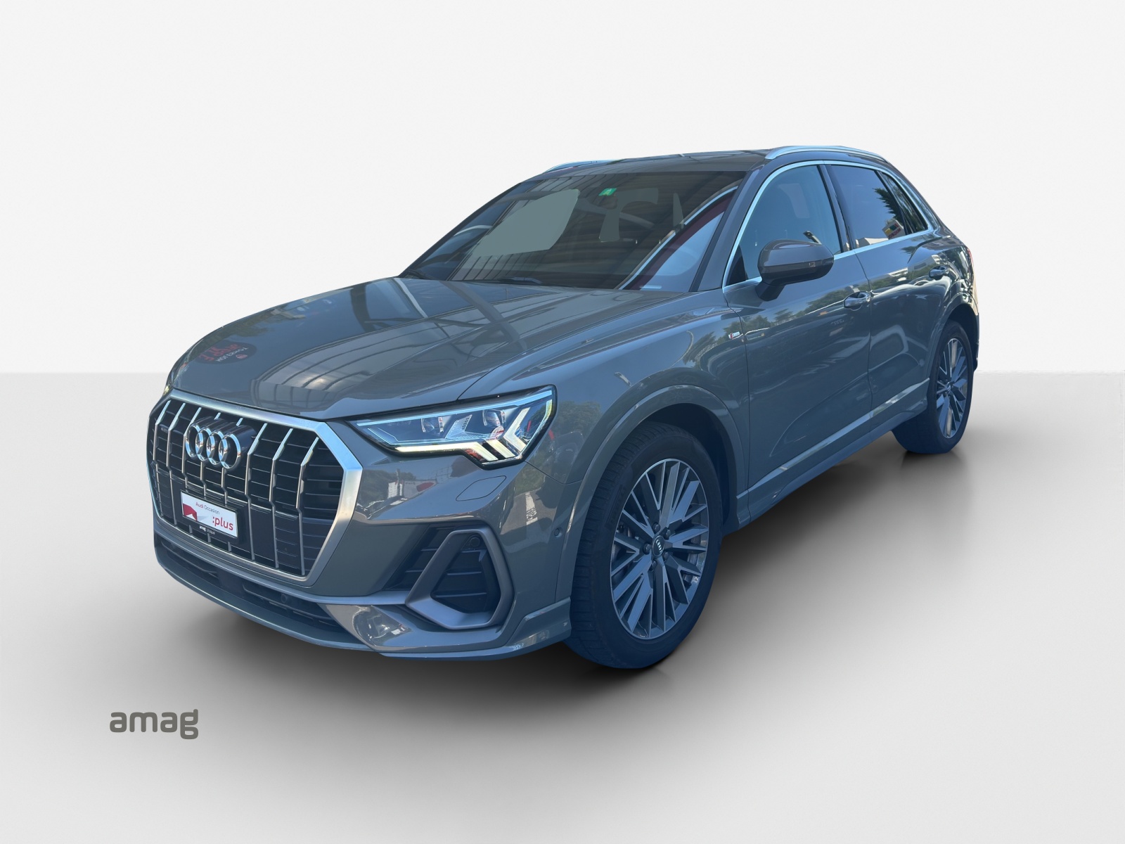 AUDI Q3 45 TFSI S line quattro S-tronic-image-0