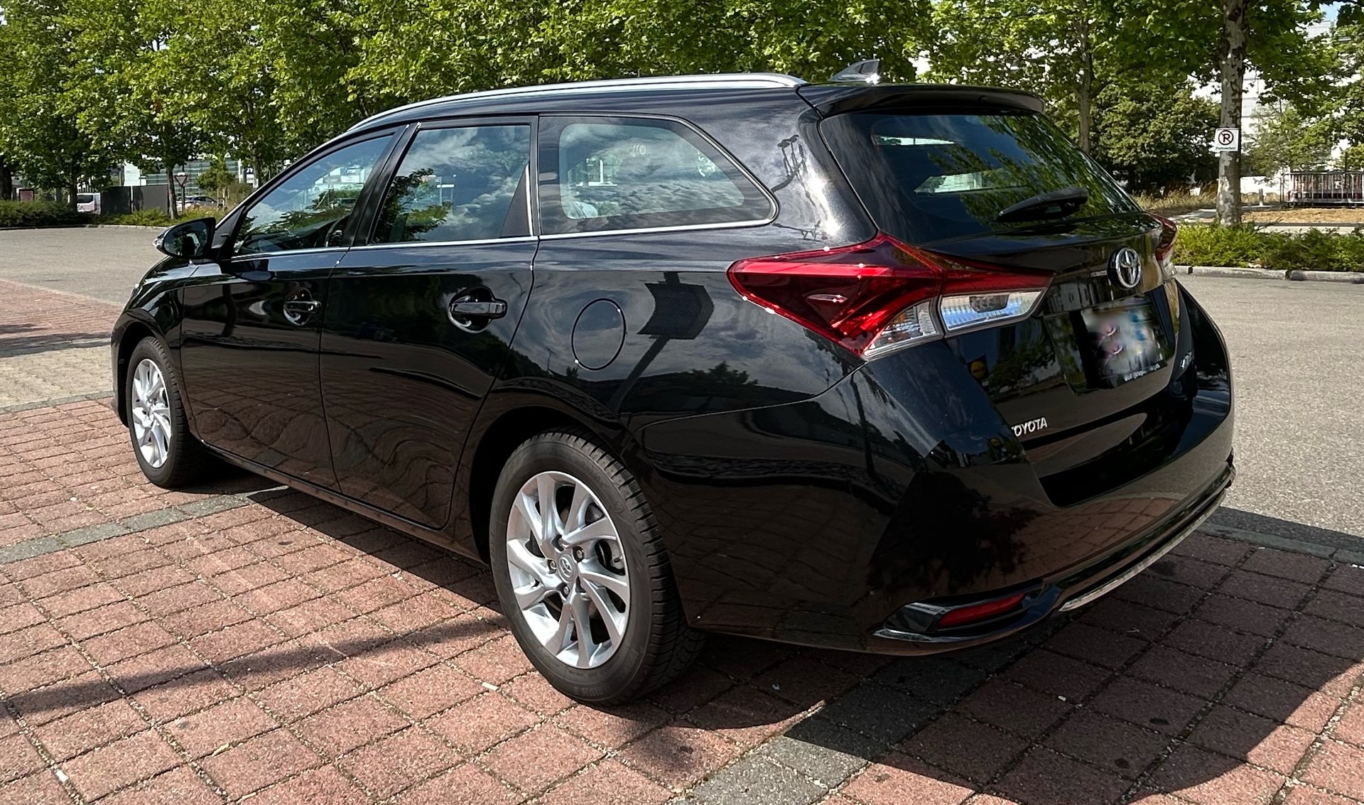 TOYOTA TOYOTA Auris 1.2 Turbo-image-1
