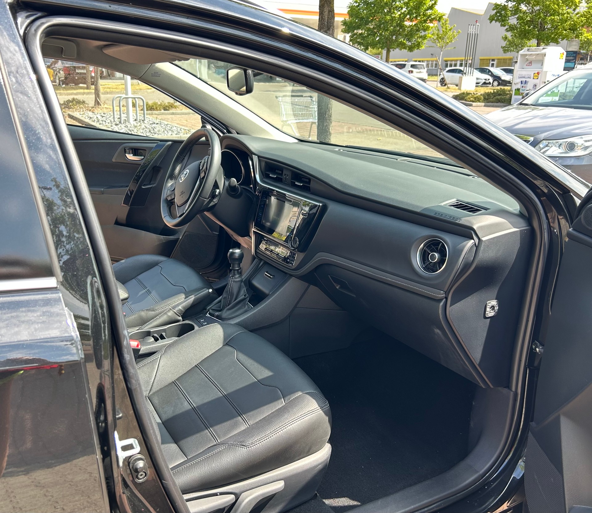 TOYOTA TOYOTA Auris 1.2 Turbo-image-3