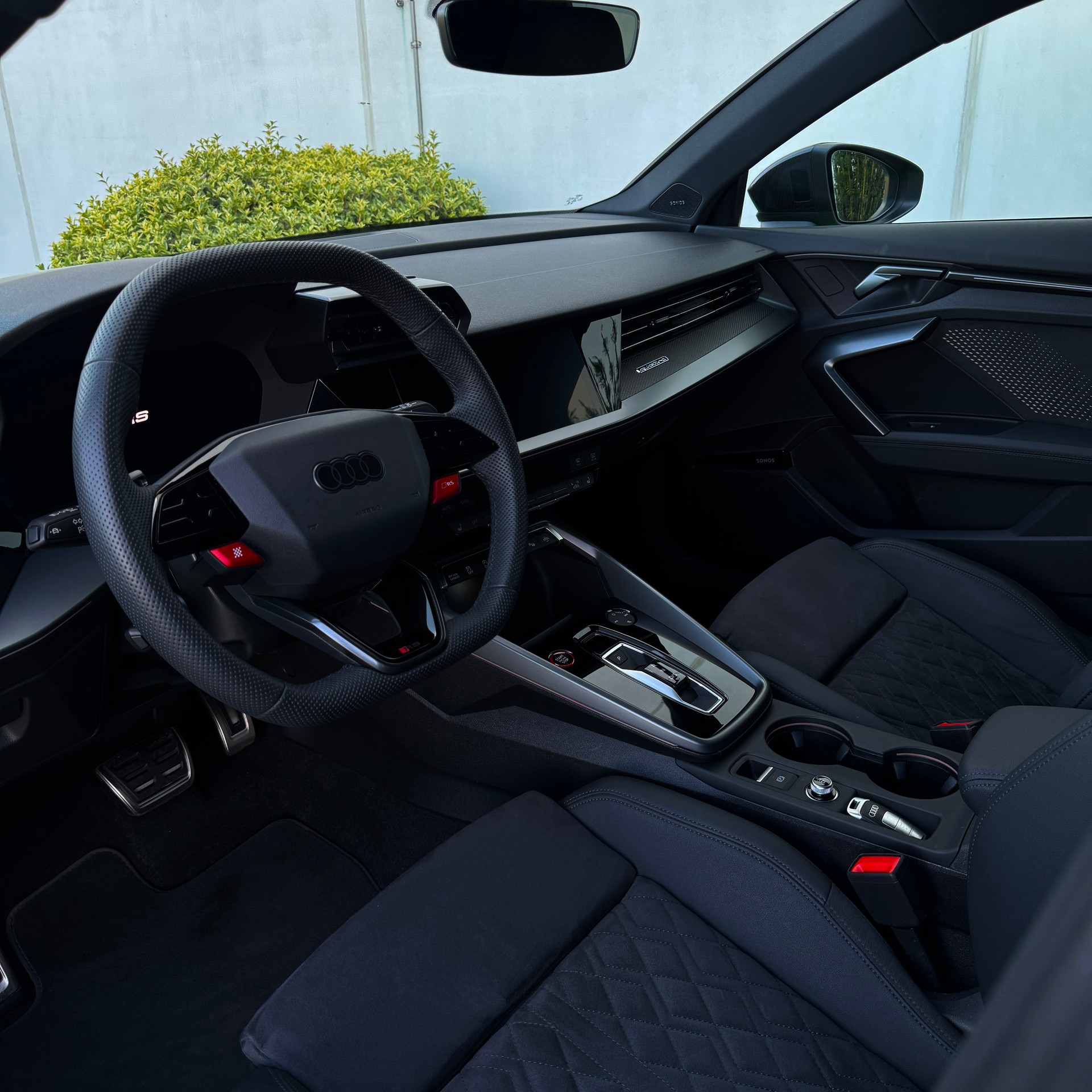 AUDI RS3 Sportback 2.5 TSI quattro S-tronic-image-6