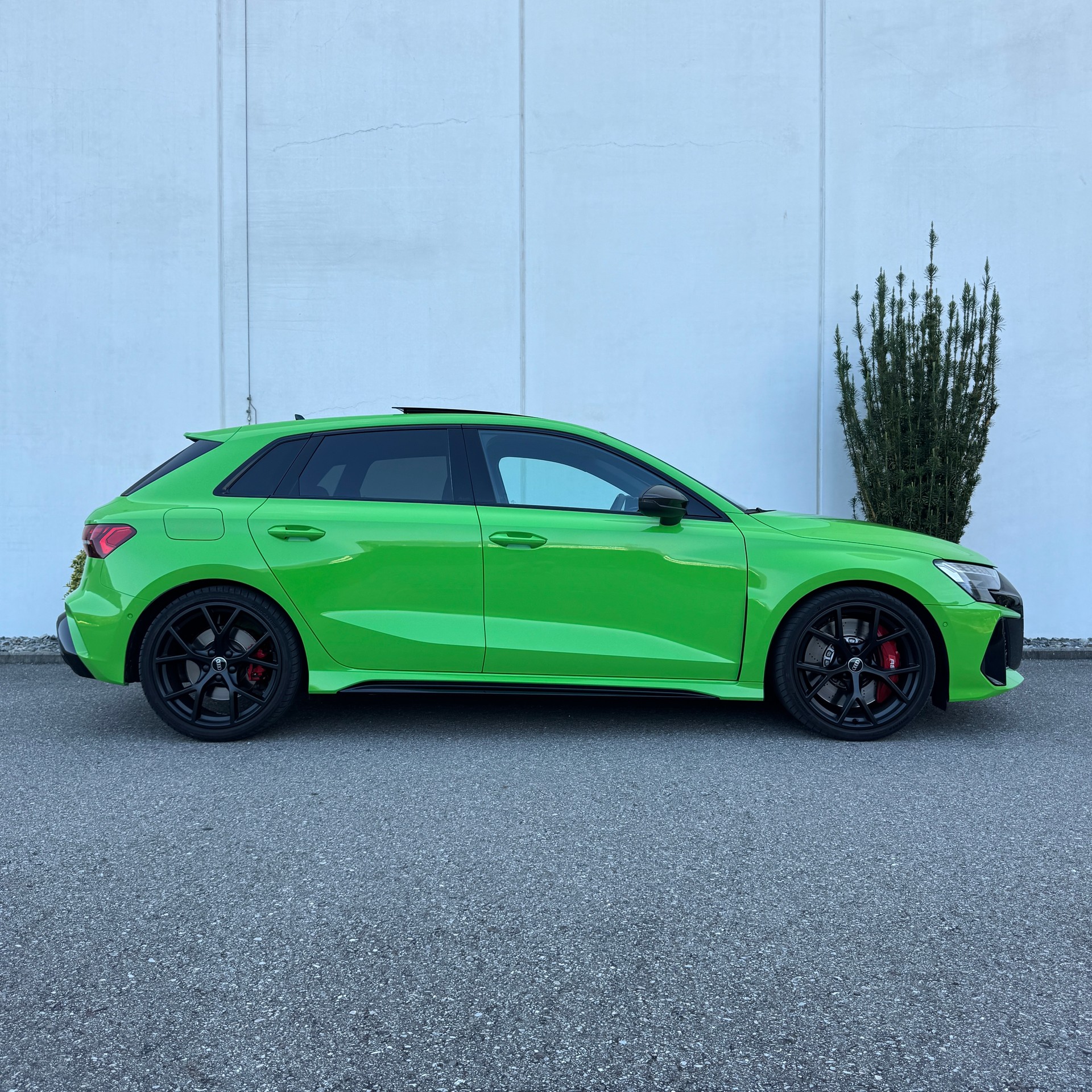 AUDI RS3 Sportback 2.5 TSI quattro S-tronic-image-2