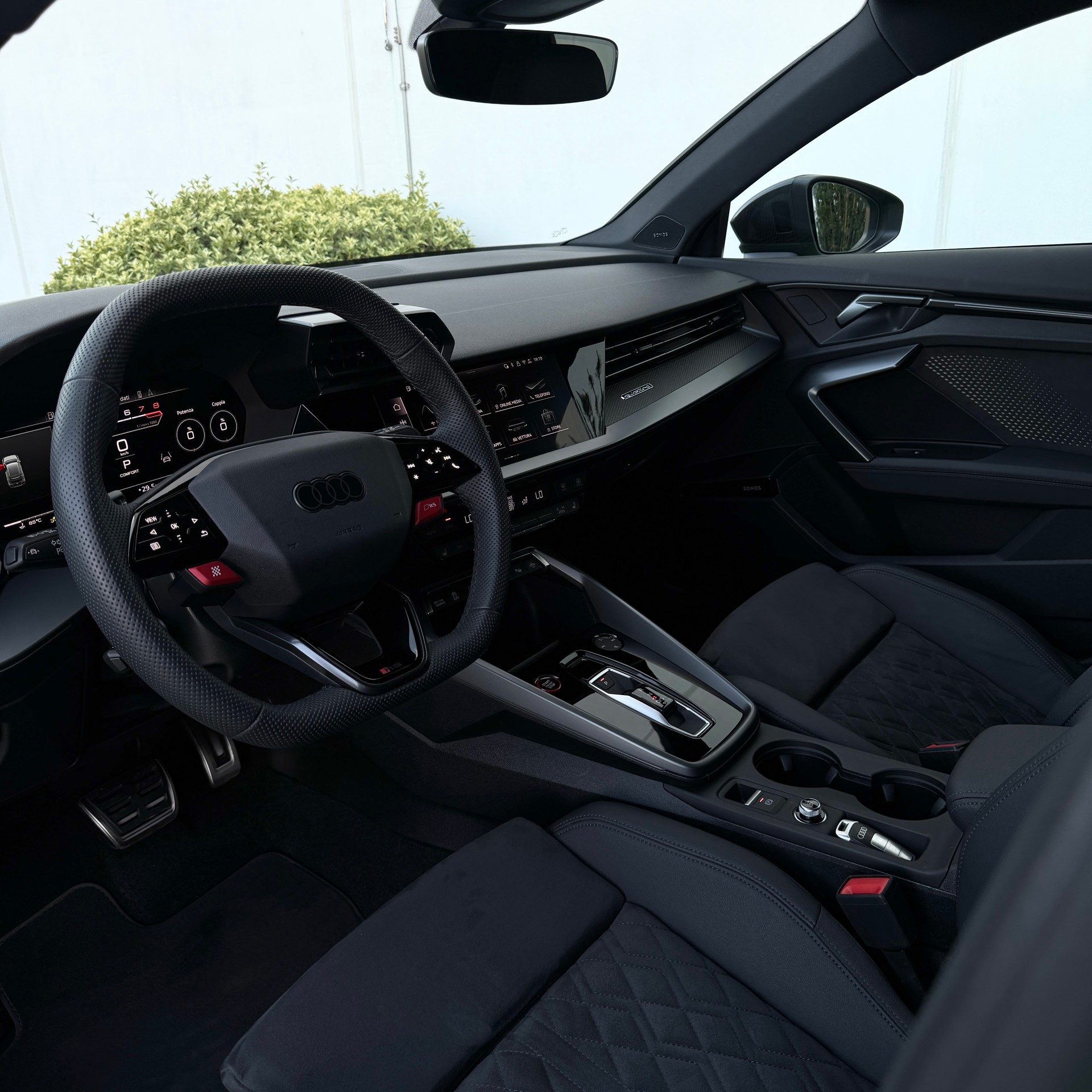 AUDI RS3 Sportback 2.5 TSI quattro S-tronic-image-9
