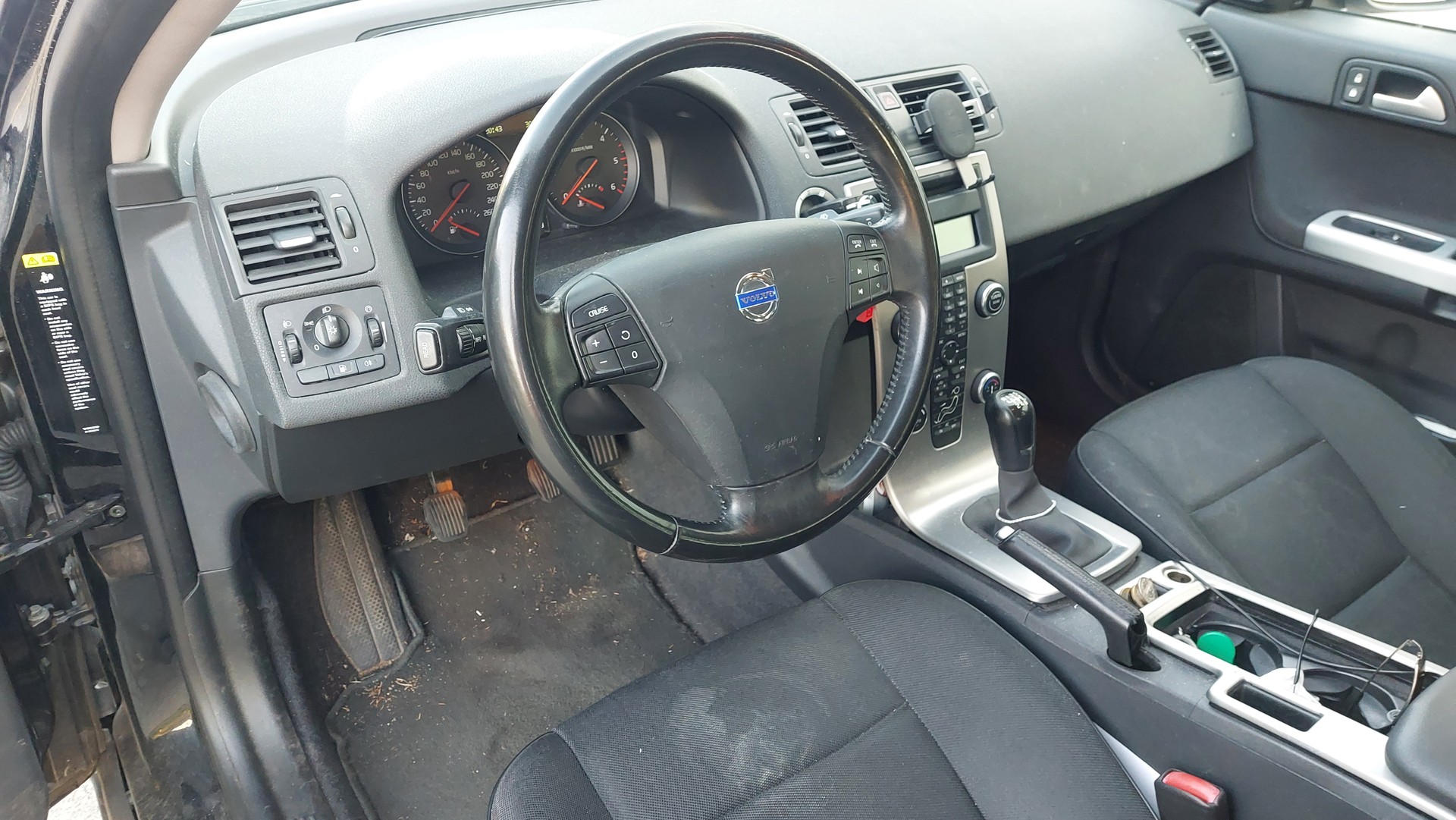 VOLVO V50 2.0D Momentum-image-9