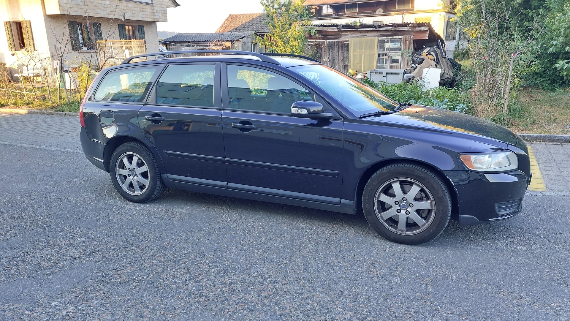 VOLVO V50 2.0D Momentum-image-1