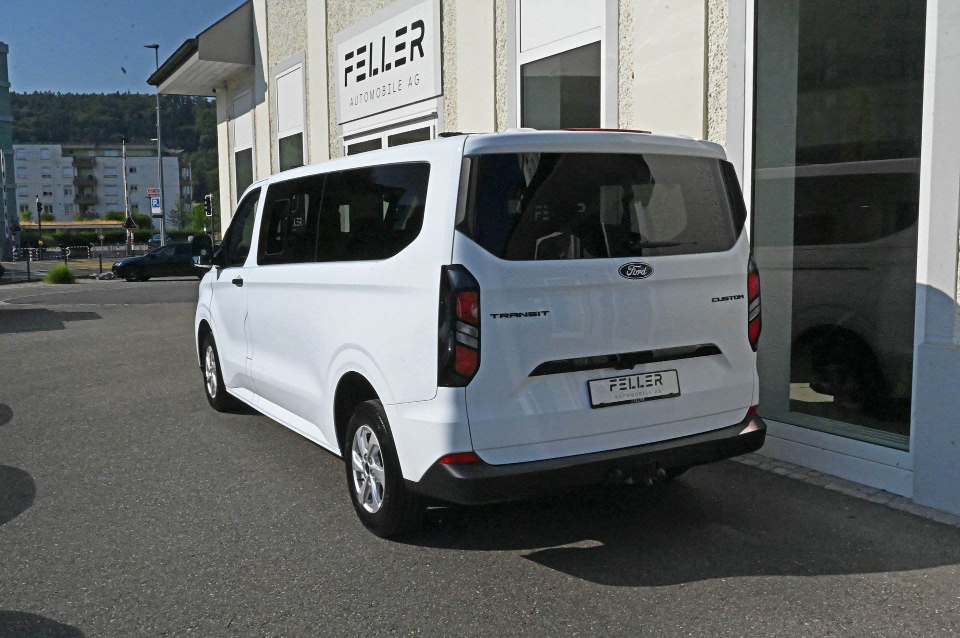 FORD Transit Custom Combi 320 L2H1 Trend Automat **AHK 3.5T**-image-7