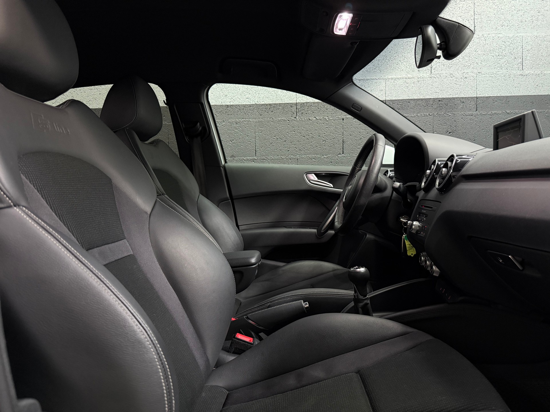 AUDI A1 Sportback 1.4 TFSI Attraction-image-8