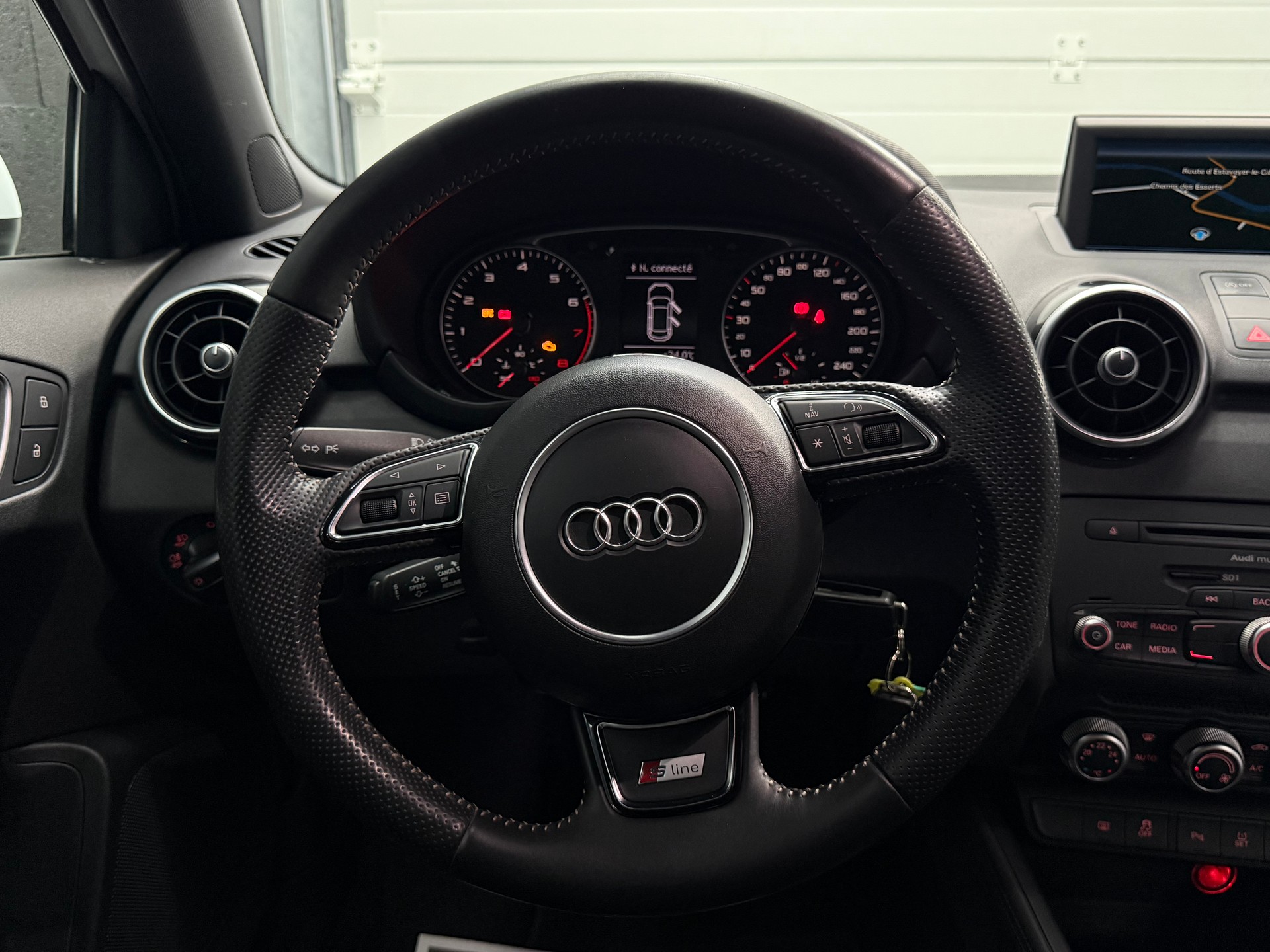 AUDI A1 Sportback 1.4 TFSI Attraction-image-11