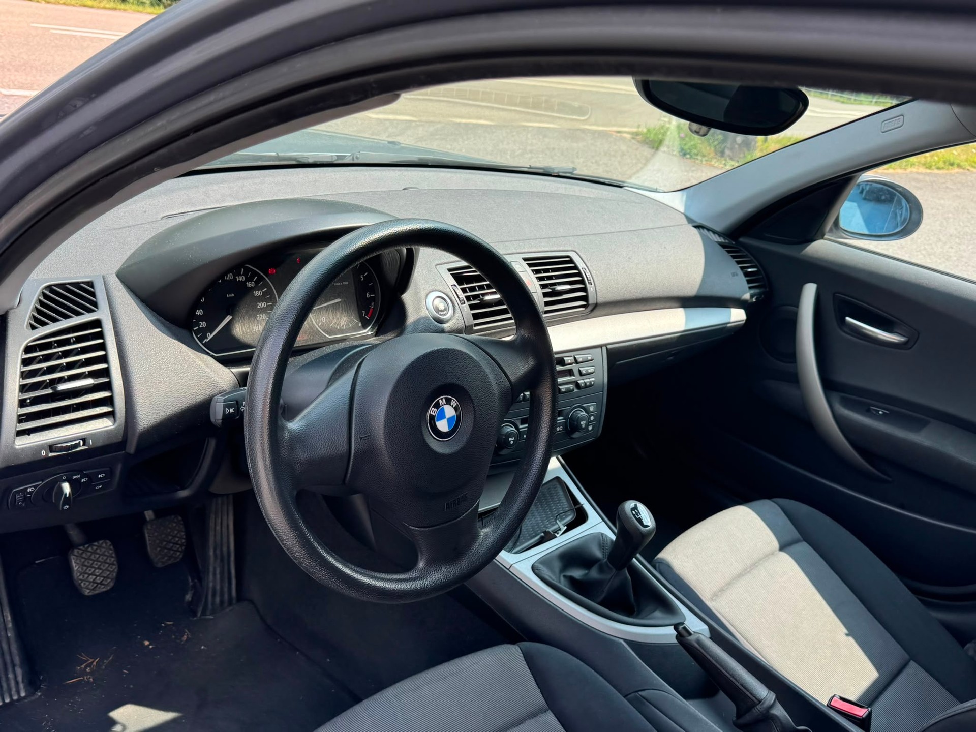 BMW 116i-image-8