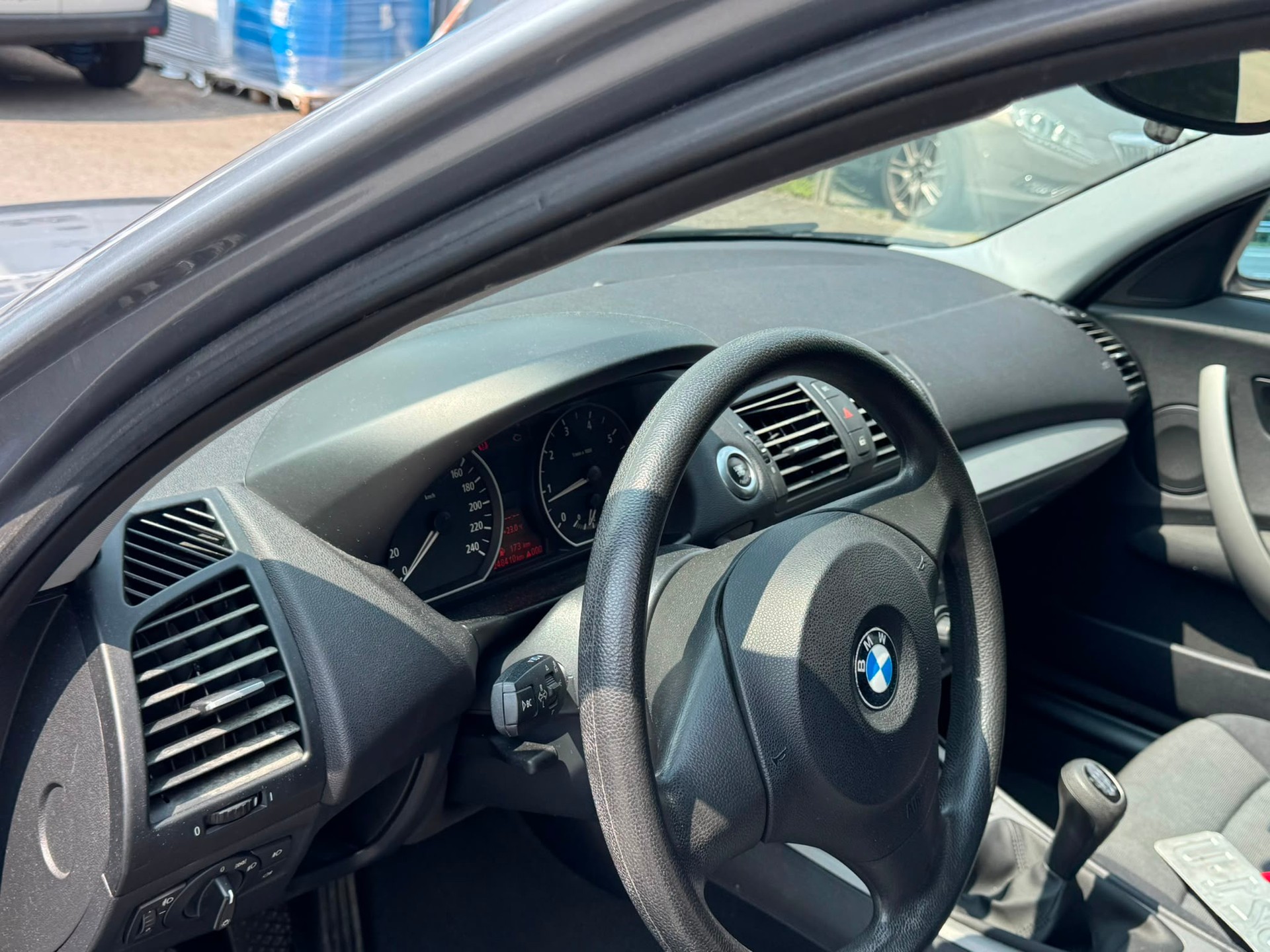 BMW 116i-image-9