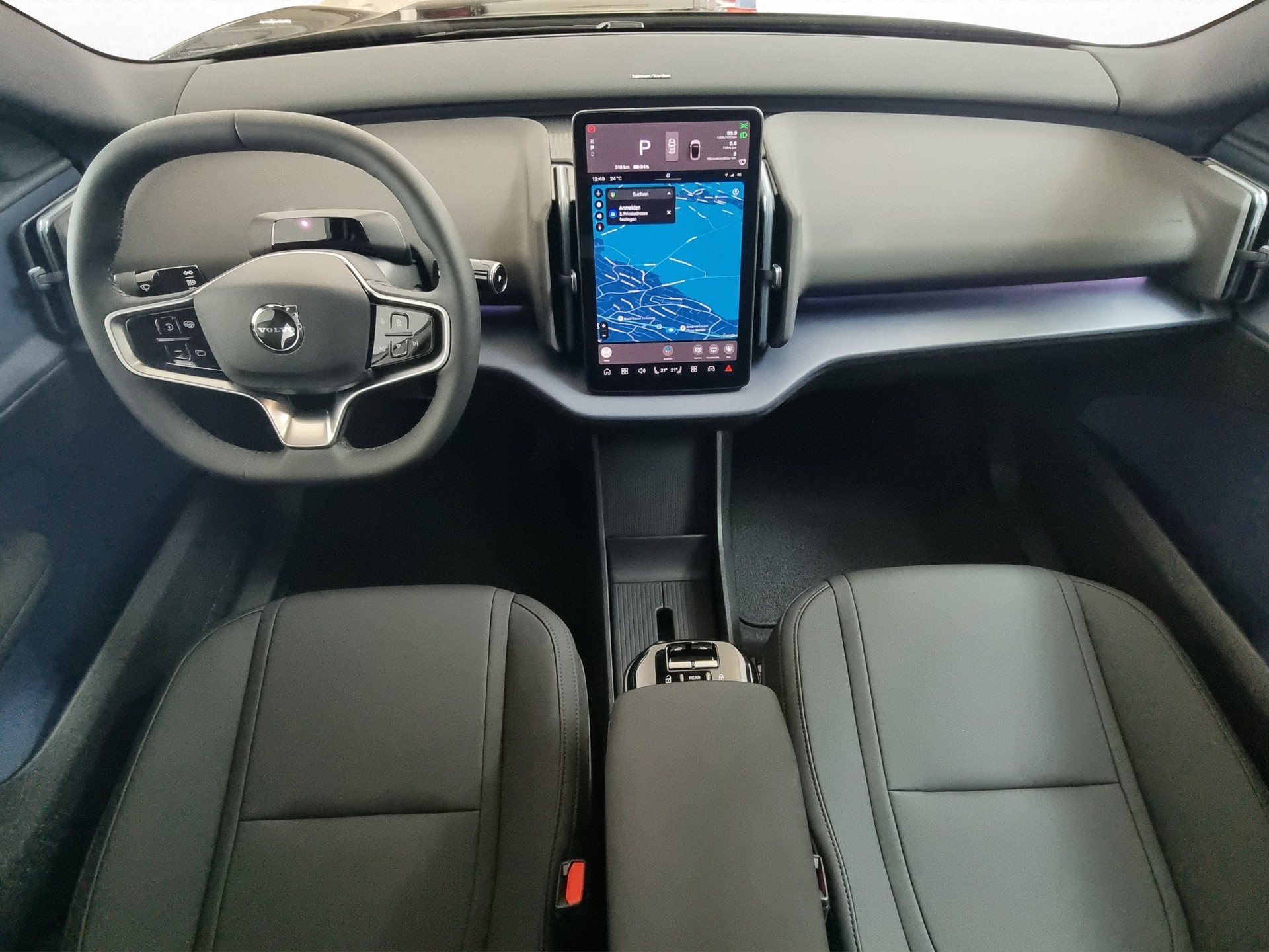 VOLVO EX 30 Twin Motor Performance Plus AWD-image-7