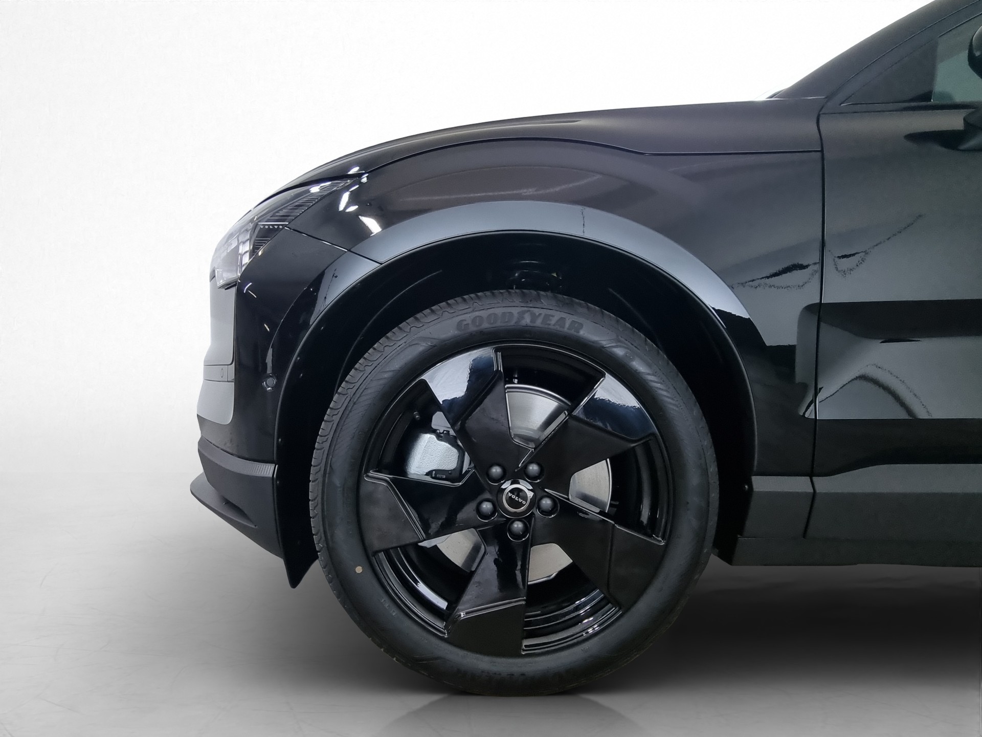 VOLVO EX 30 Twin Motor Performance Plus AWD-image-14