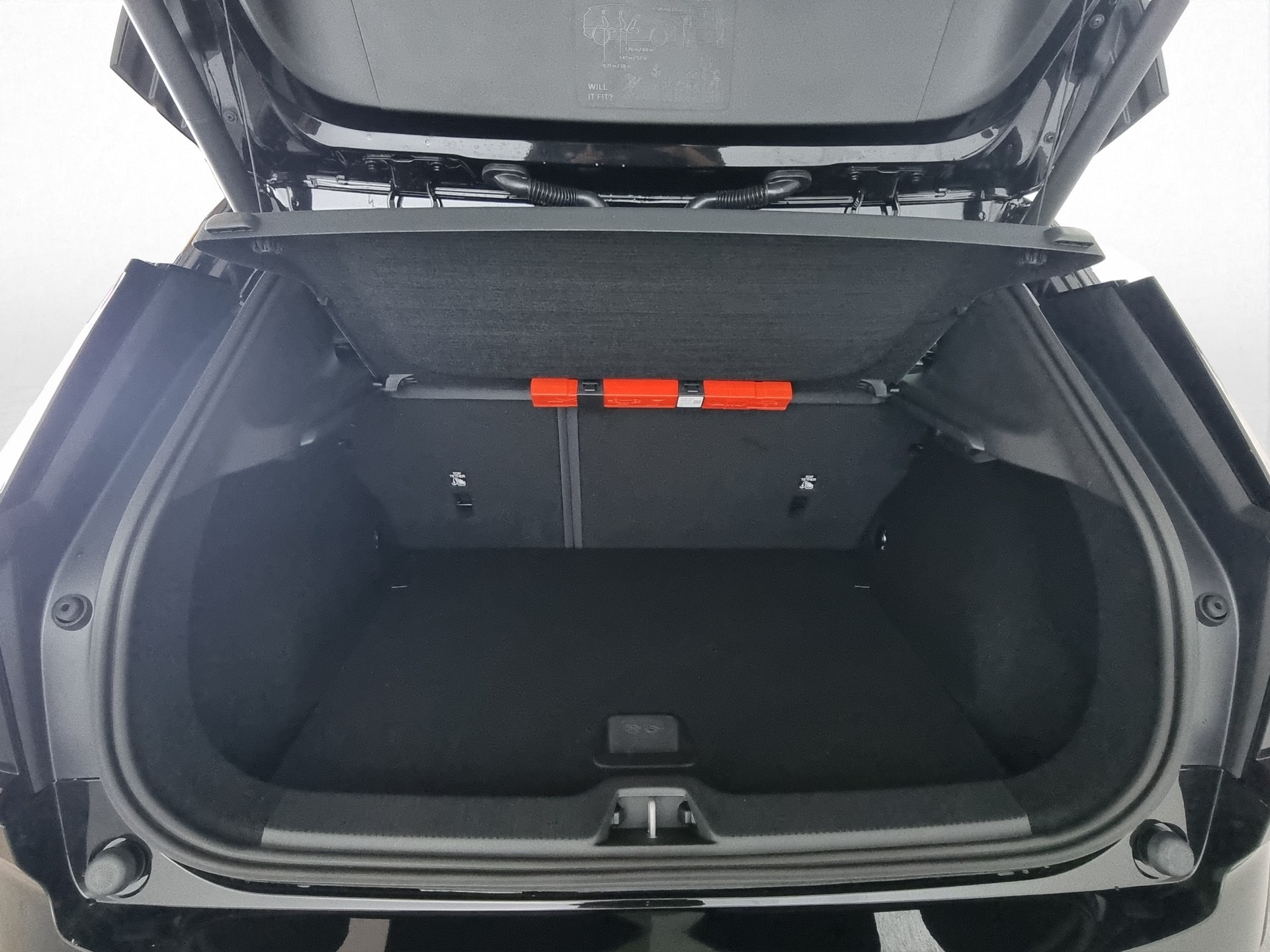 VOLVO EX 30 Twin Motor Performance Plus AWD-image-13