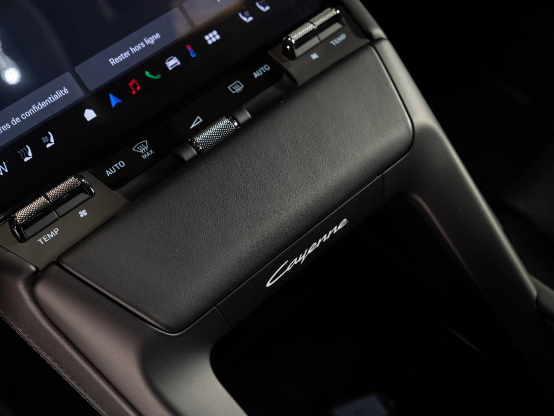 PORSCHE Cayenne Electric-image-18