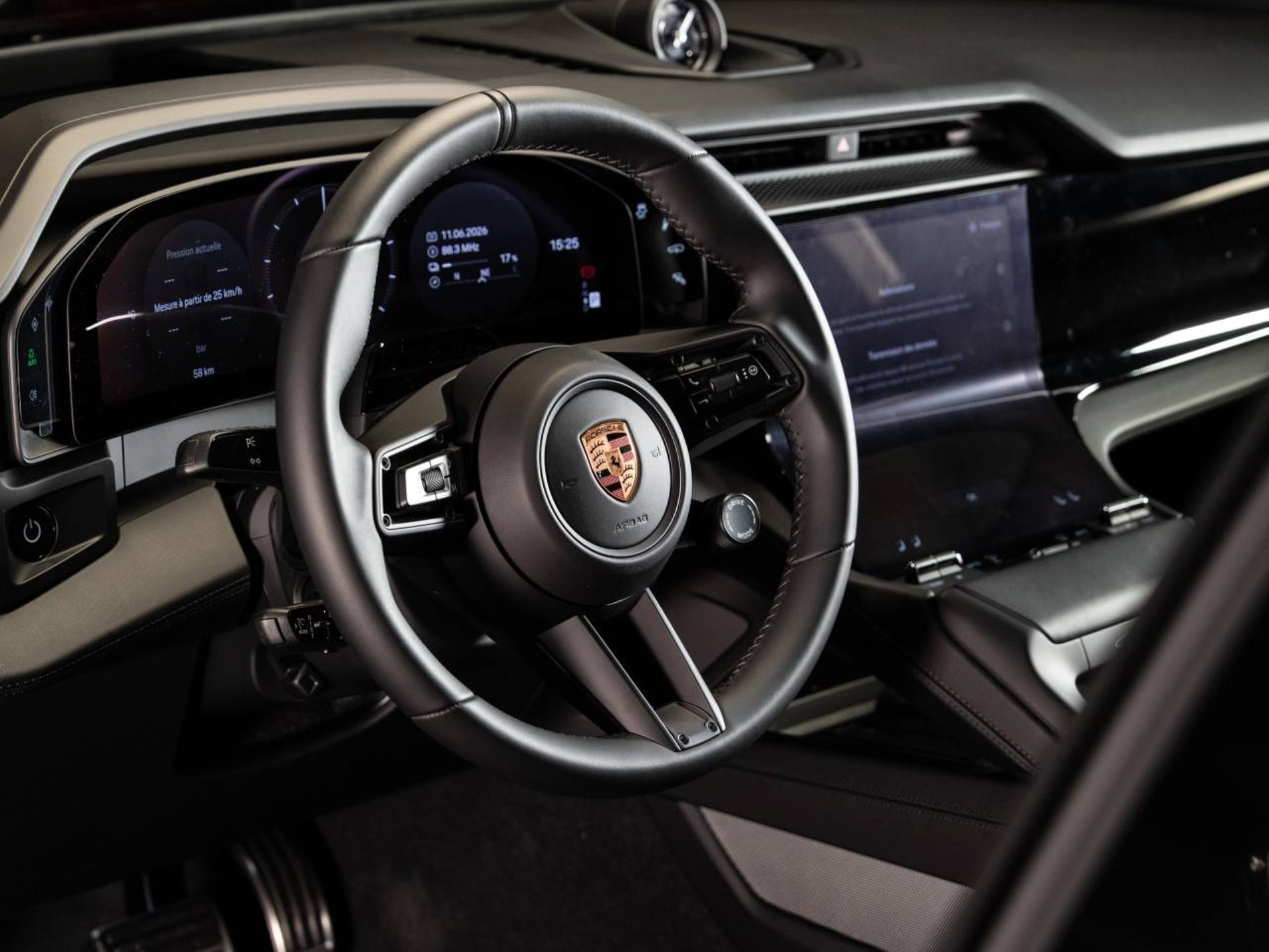 PORSCHE Cayenne Electric-image-6