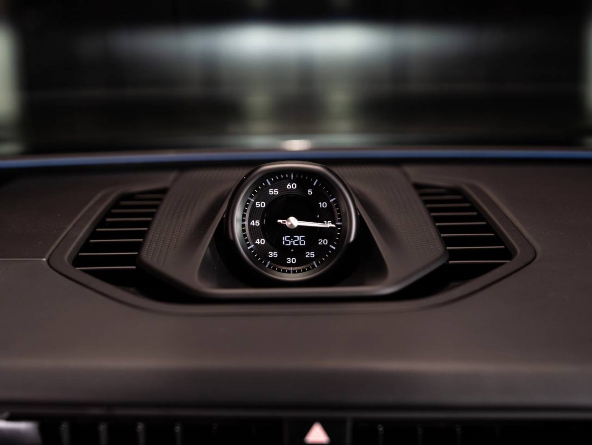 PORSCHE Cayenne Electric-image-20
