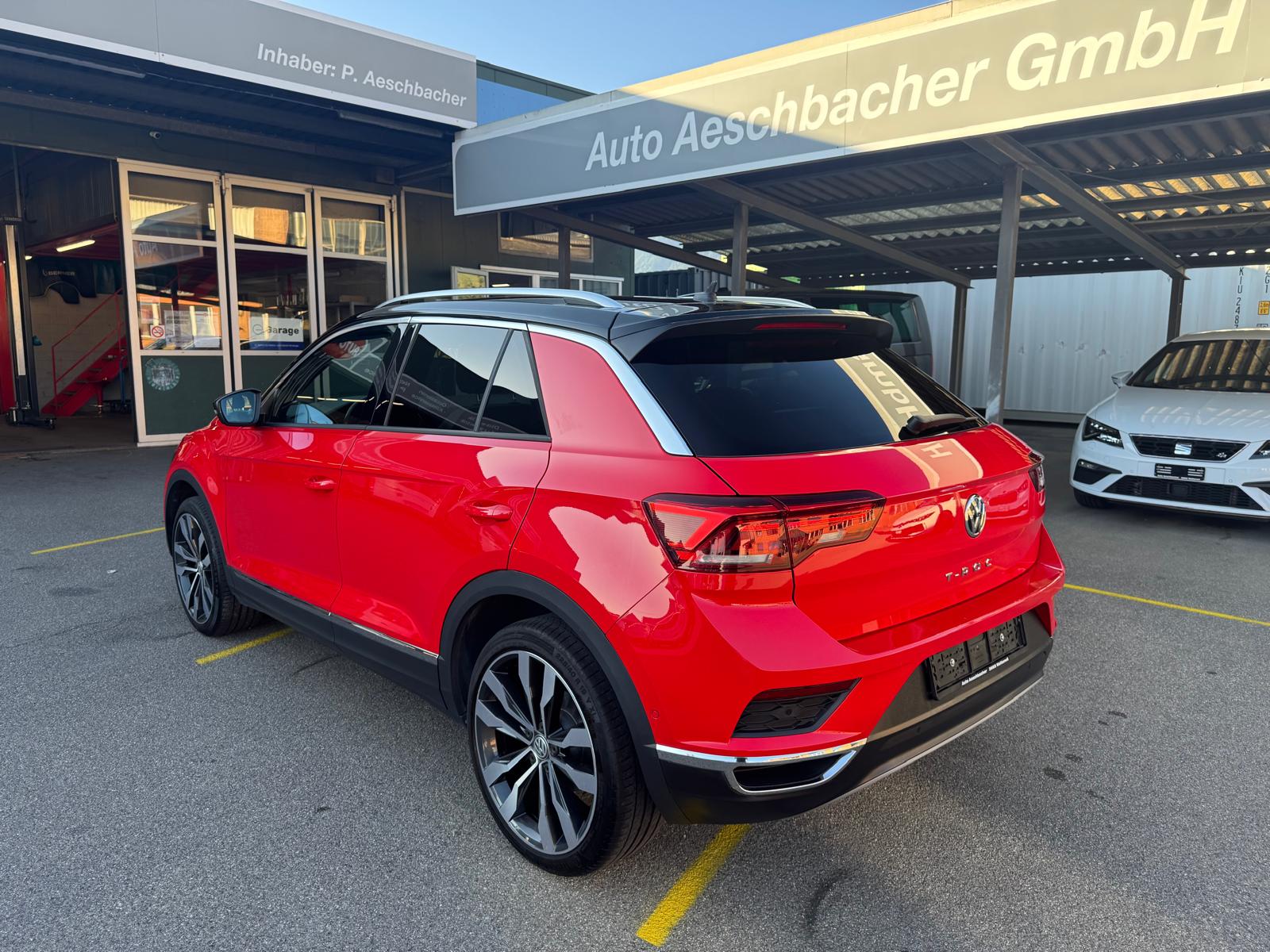 VW T-Roc 2.0 TSI Sport DSG 4Motion-image-2