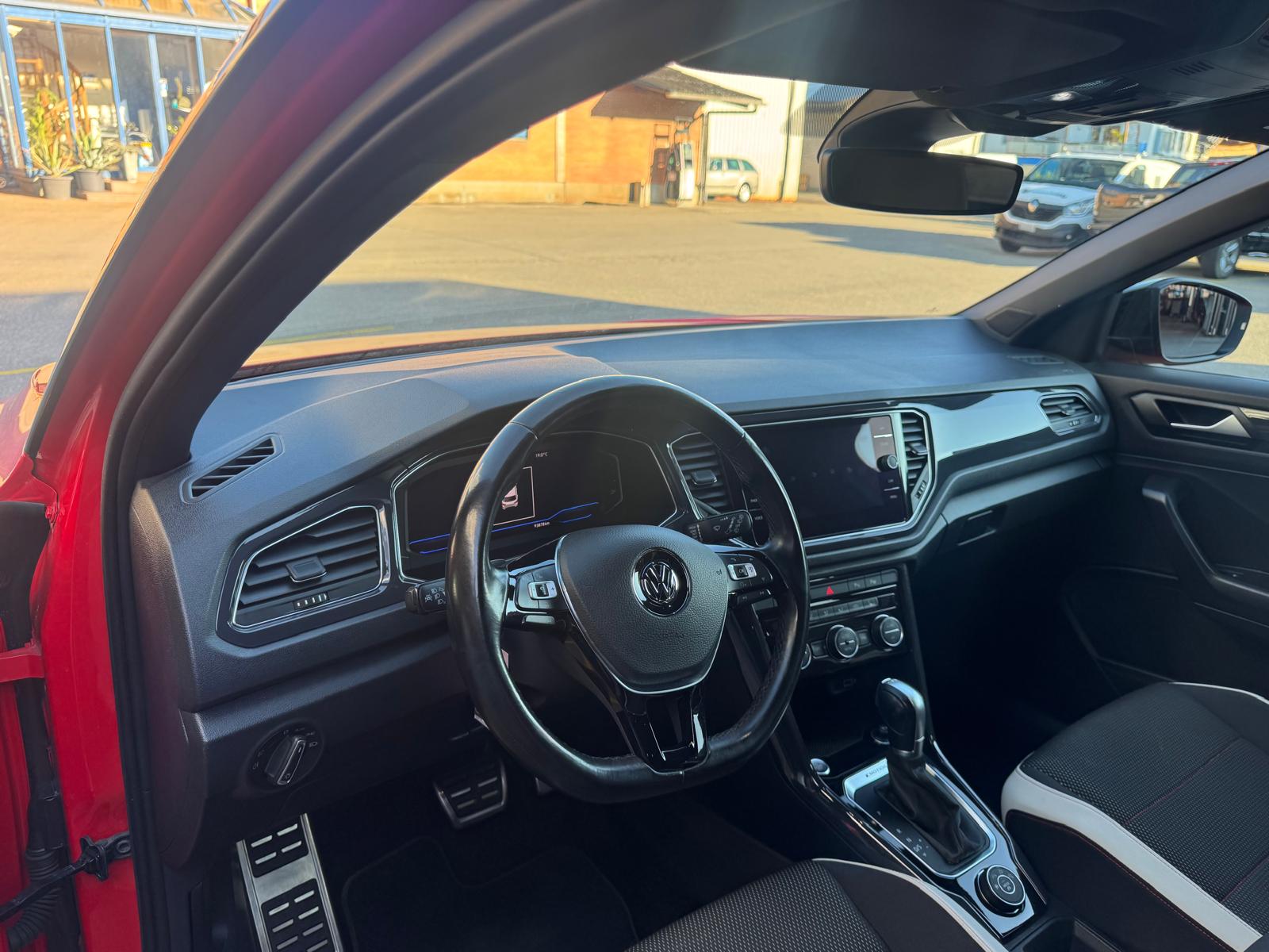 VW T-Roc 2.0 TSI Sport DSG 4Motion-image-4