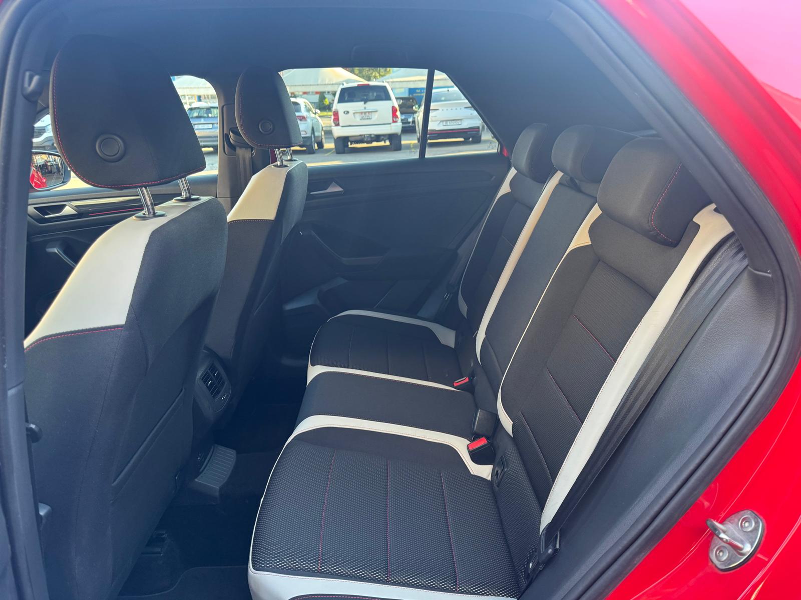 VW T-Roc 2.0 TSI Sport DSG 4Motion-image-6
