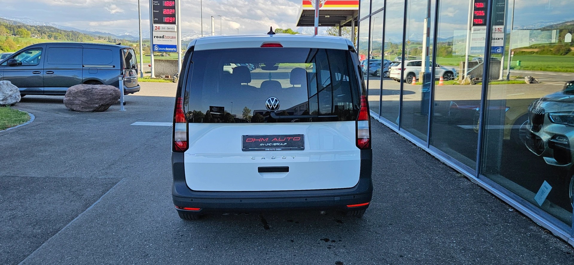 VW Caddy Maxi 2.0 TDI Liberty-image-5