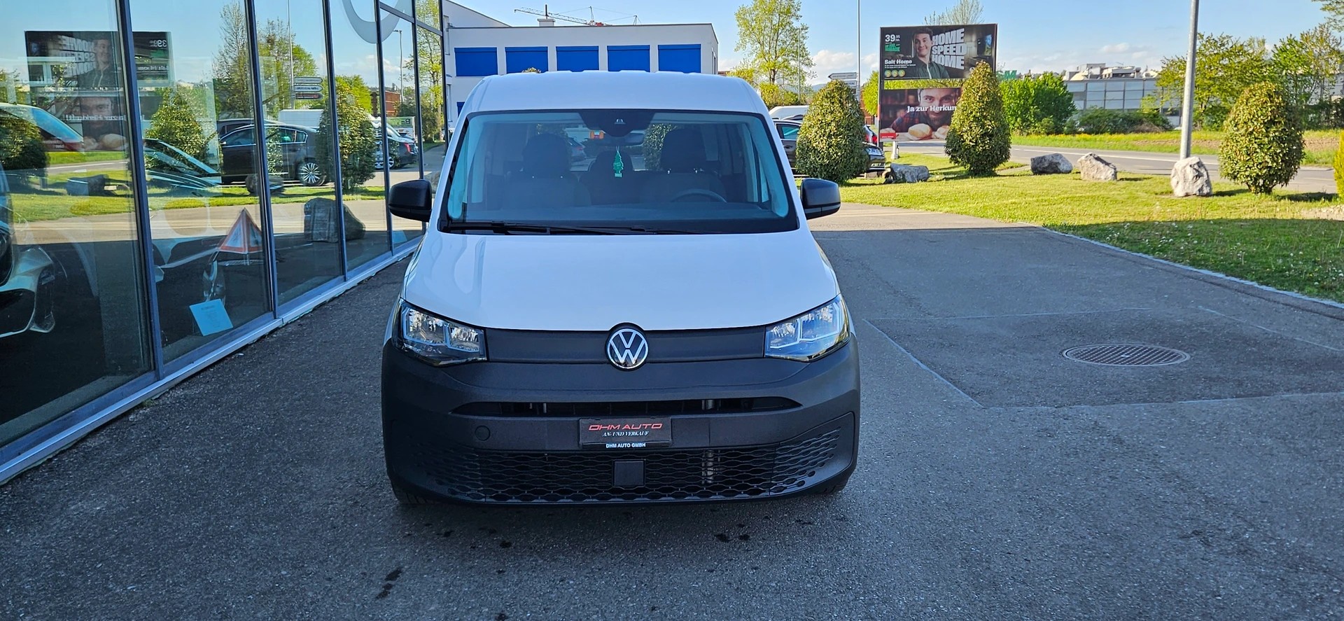 VW Caddy Maxi 2.0 TDI Liberty-image-2