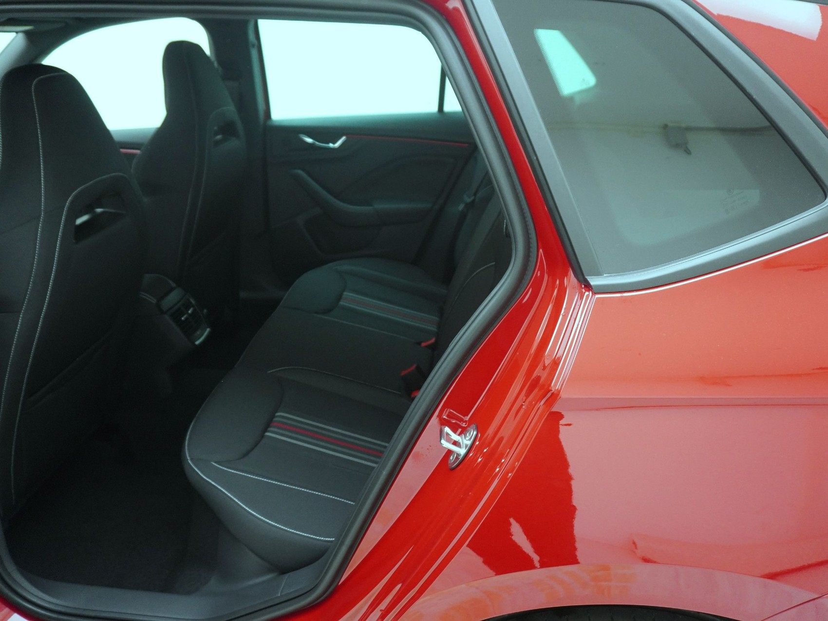 SKODA Kamiq 1.5 TSI Monte Carlo-image-14