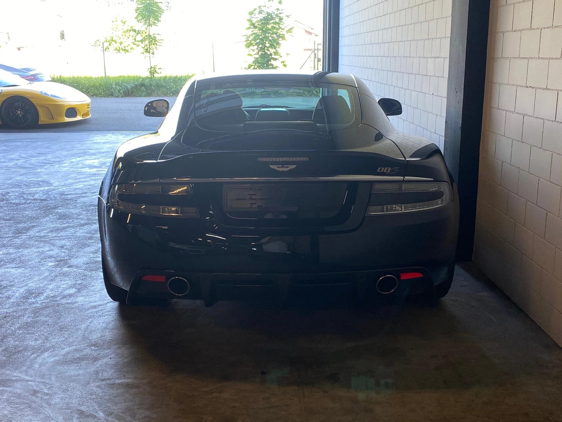 ASTON MARTIN DBS Coupé Touchtronic 2 "Carbon Black Edition"-image-3