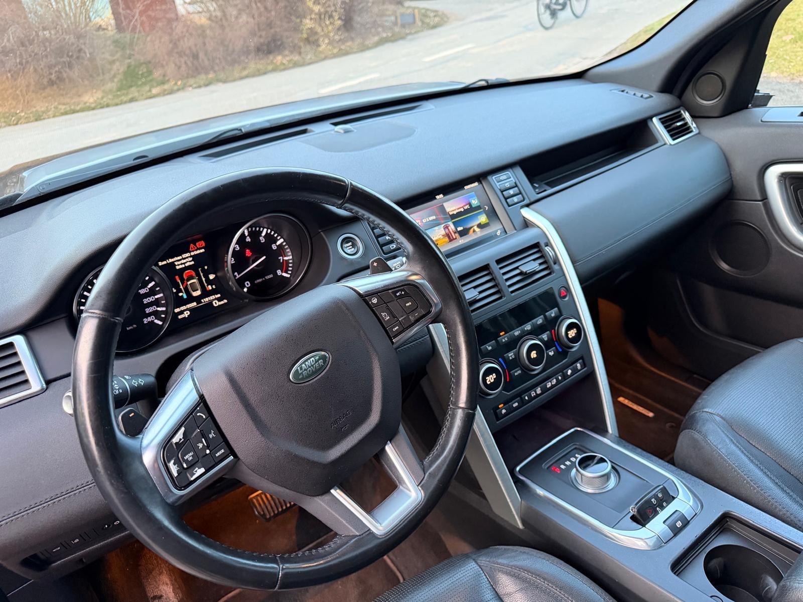 LAND ROVER Discovery Sport 2.0 Si4 HSE AT9-image-9
