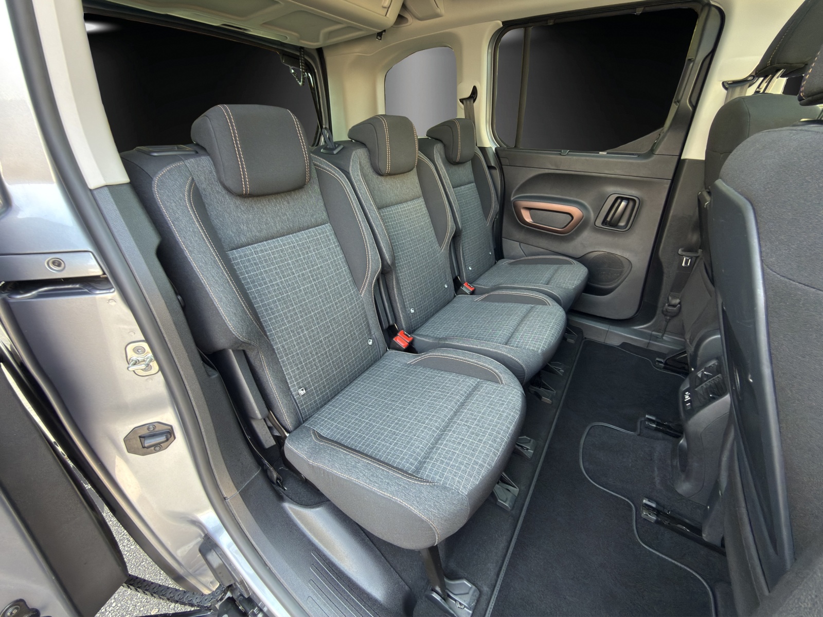 PEUGEOT Rifter 1.5 BlueHDi GT EAT8-image-7