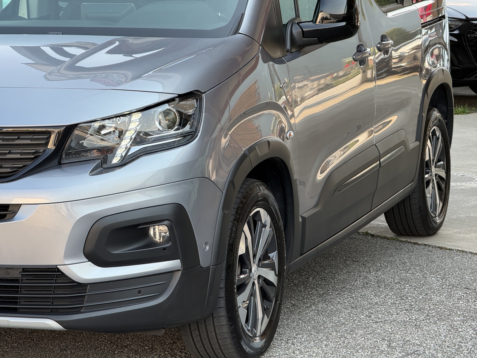 PEUGEOT Rifter 1.5 BlueHDi GT EAT8-image-16