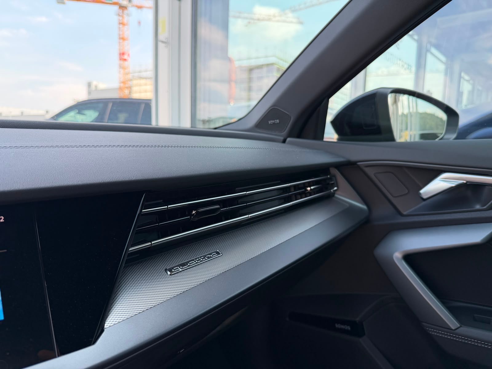 AUDI S3 Sportback TFSI quattro S-tronic-image-27