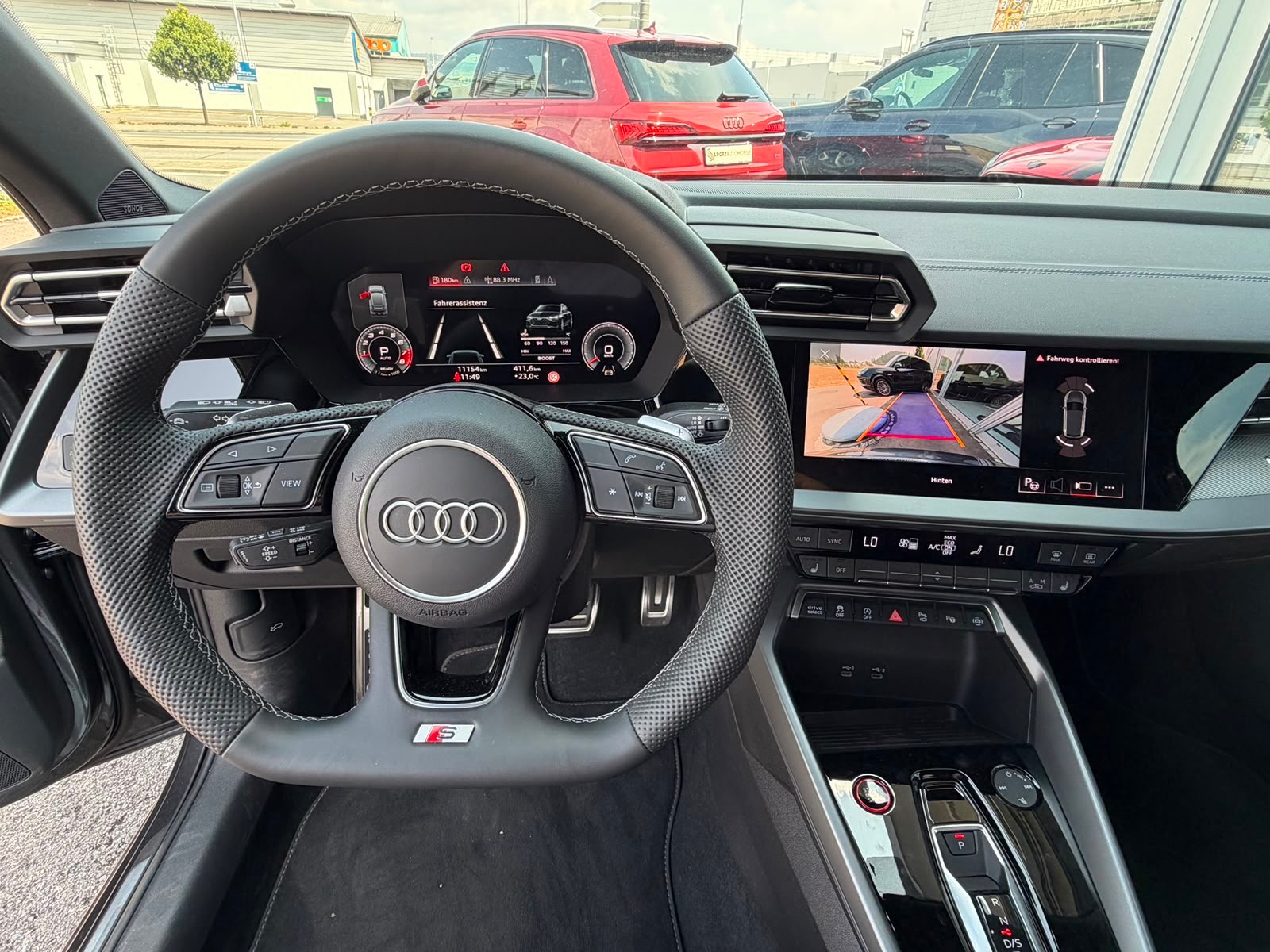 AUDI S3 Sportback TFSI quattro S-tronic-image-11