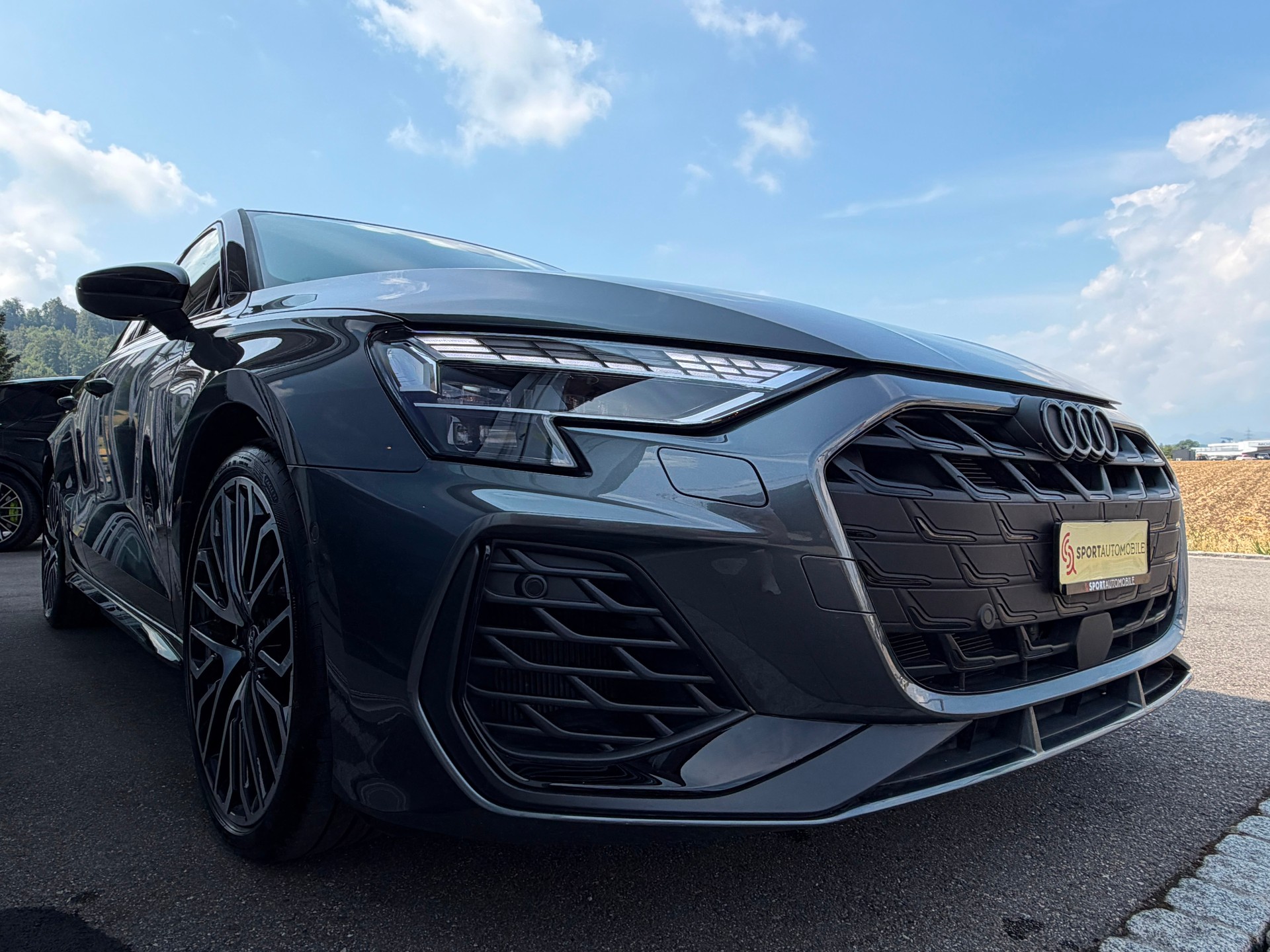 AUDI S3 Sportback TFSI quattro S-tronic-image-3