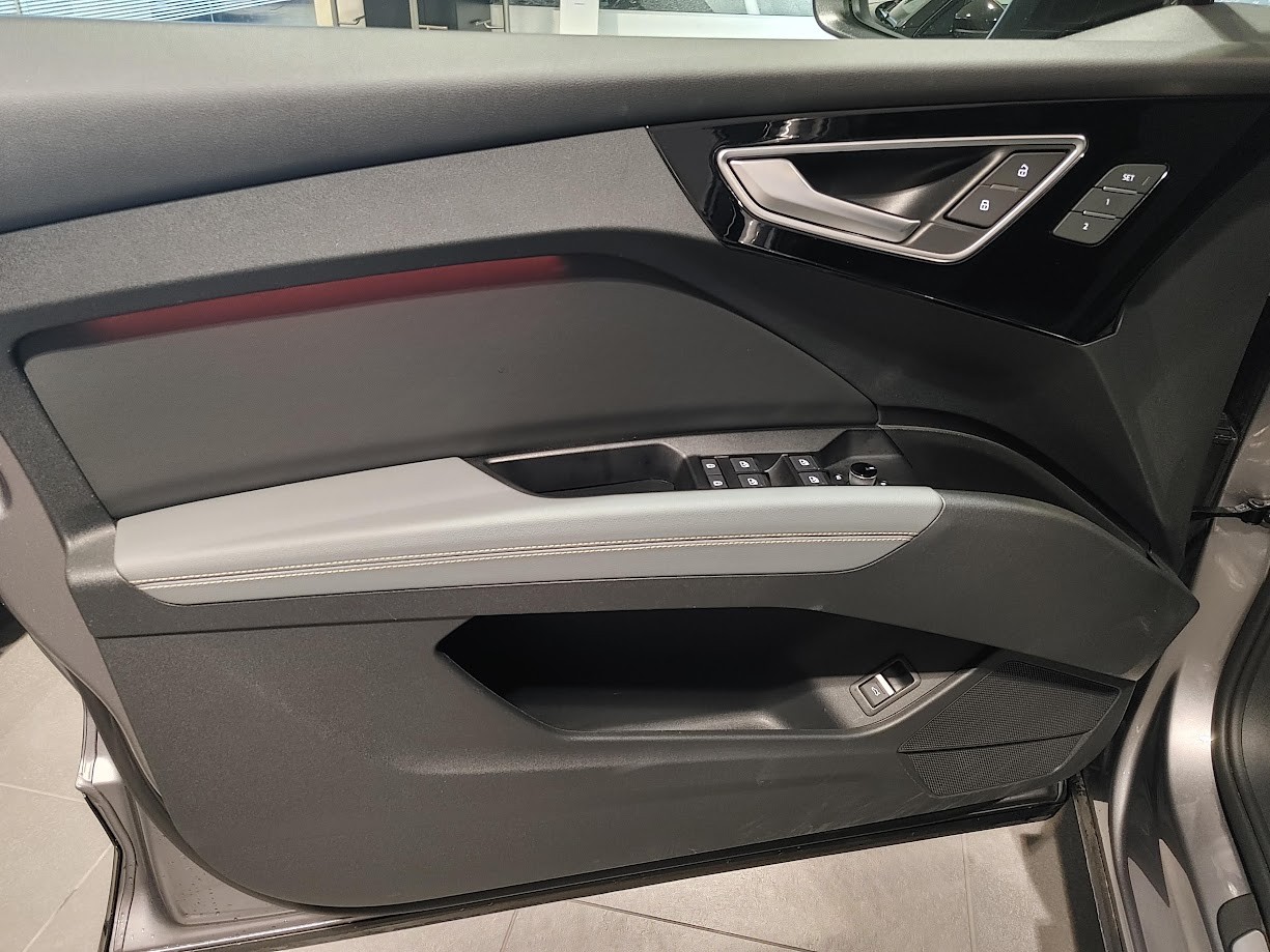 AUDI Q4 e-tron 50 quattro-image-3