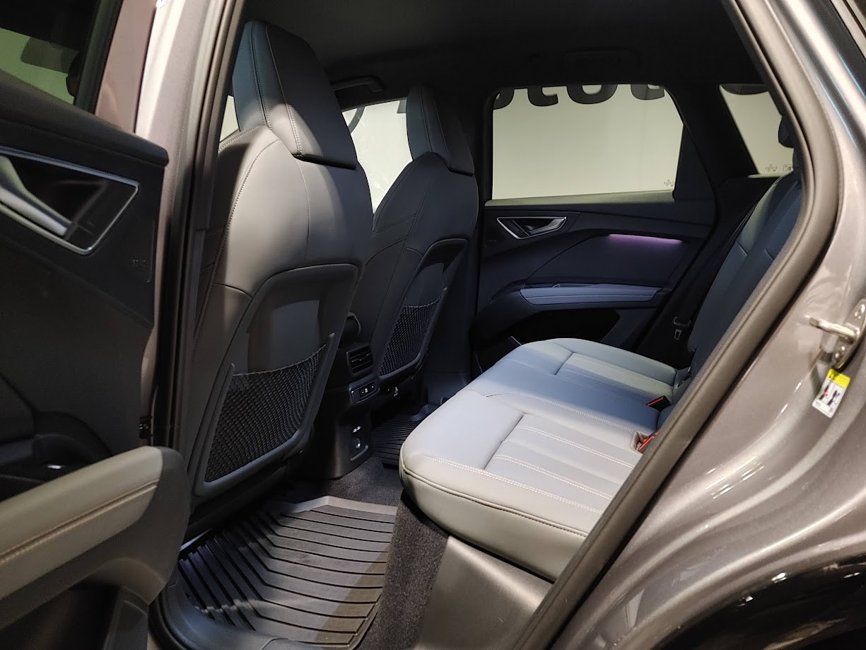 AUDI Q4 e-tron 50 quattro-image-10