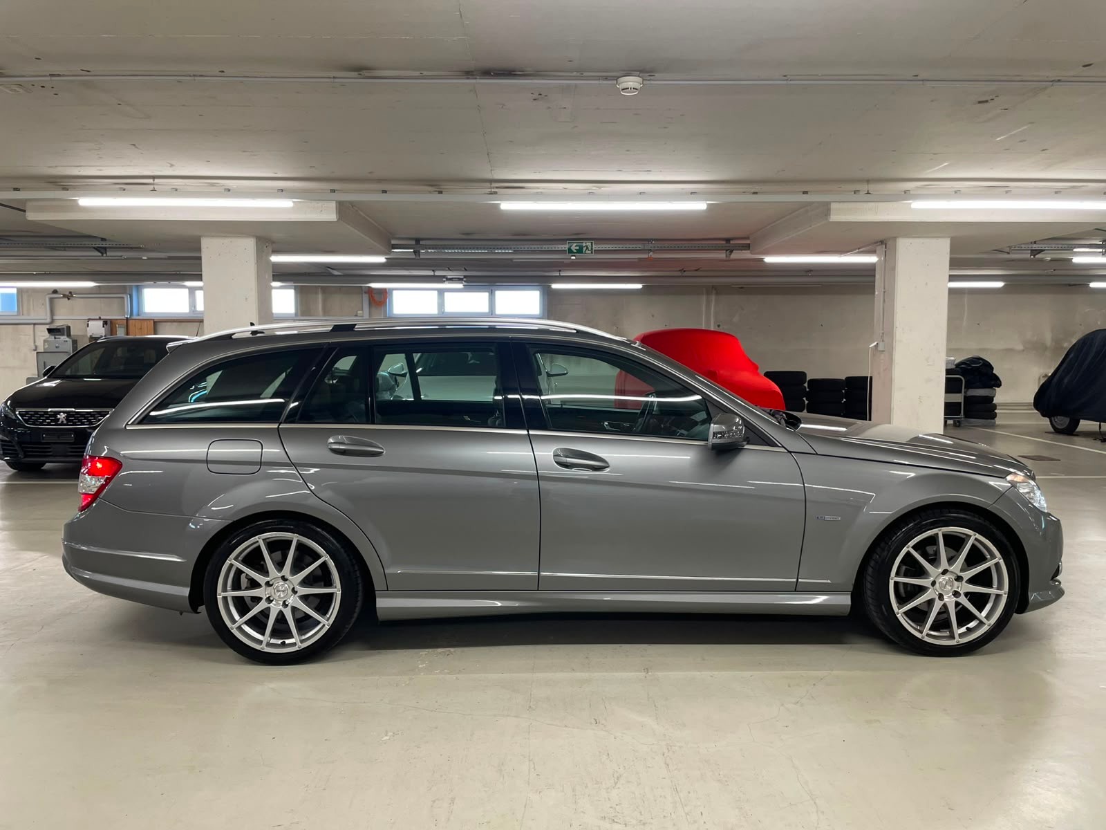 MERCEDES-BENZ C 200 CGI BlueEfficiency Avantgarde Automatic I Ab MFK 12.25 I Ab Service I 8-fach I Sehr gepflegt I TOP Angebot I-image-5