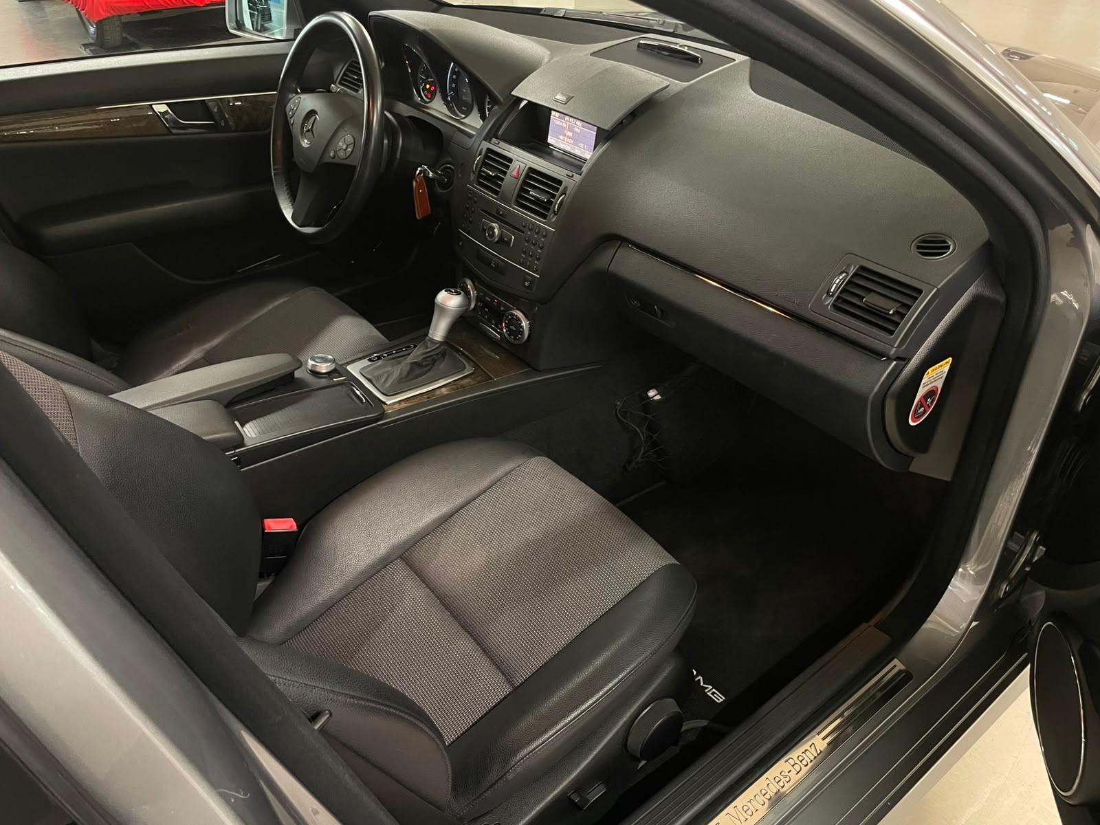 MERCEDES-BENZ C 200 CGI BlueEfficiency Avantgarde Automatic I Ab MFK 12.25 I Ab Service I 8-fach I Sehr gepflegt I TOP Angebot I-image-8