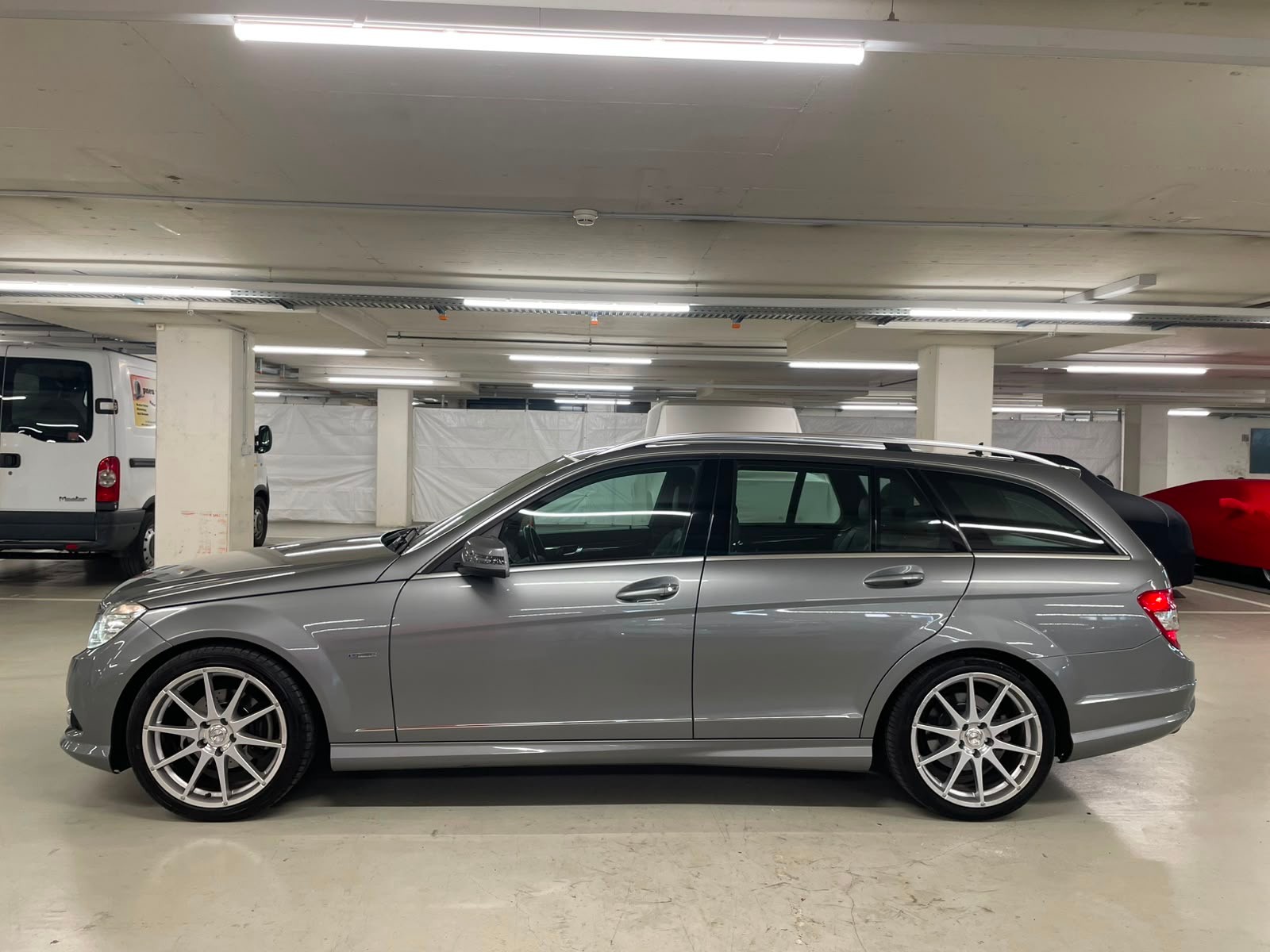 MERCEDES-BENZ C 200 CGI BlueEfficiency Avantgarde Automatic I Ab MFK 12.25 I Ab Service I 8-fach I Sehr gepflegt I TOP Angebot I-image-1