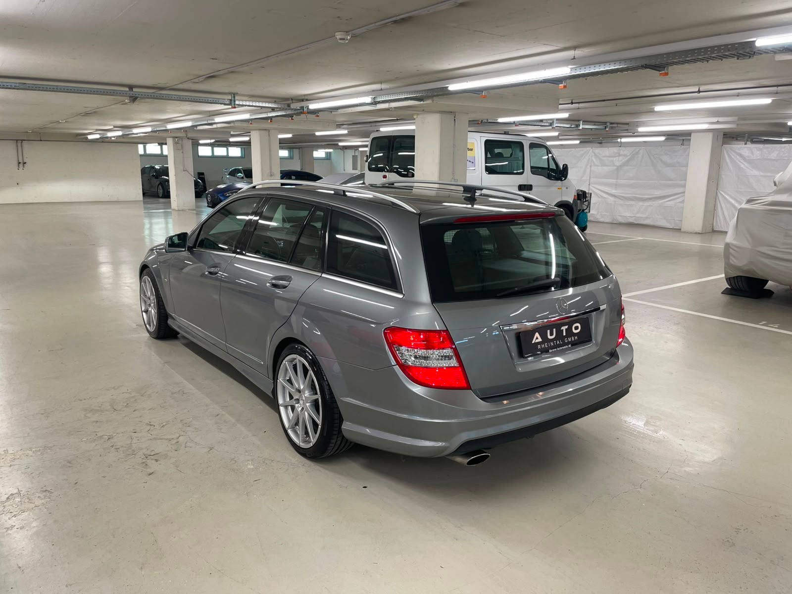 MERCEDES-BENZ C 200 CGI BlueEfficiency Avantgarde Automatic I Ab MFK 12.25 I Ab Service I 8-fach I Sehr gepflegt I TOP Angebot I-image-2