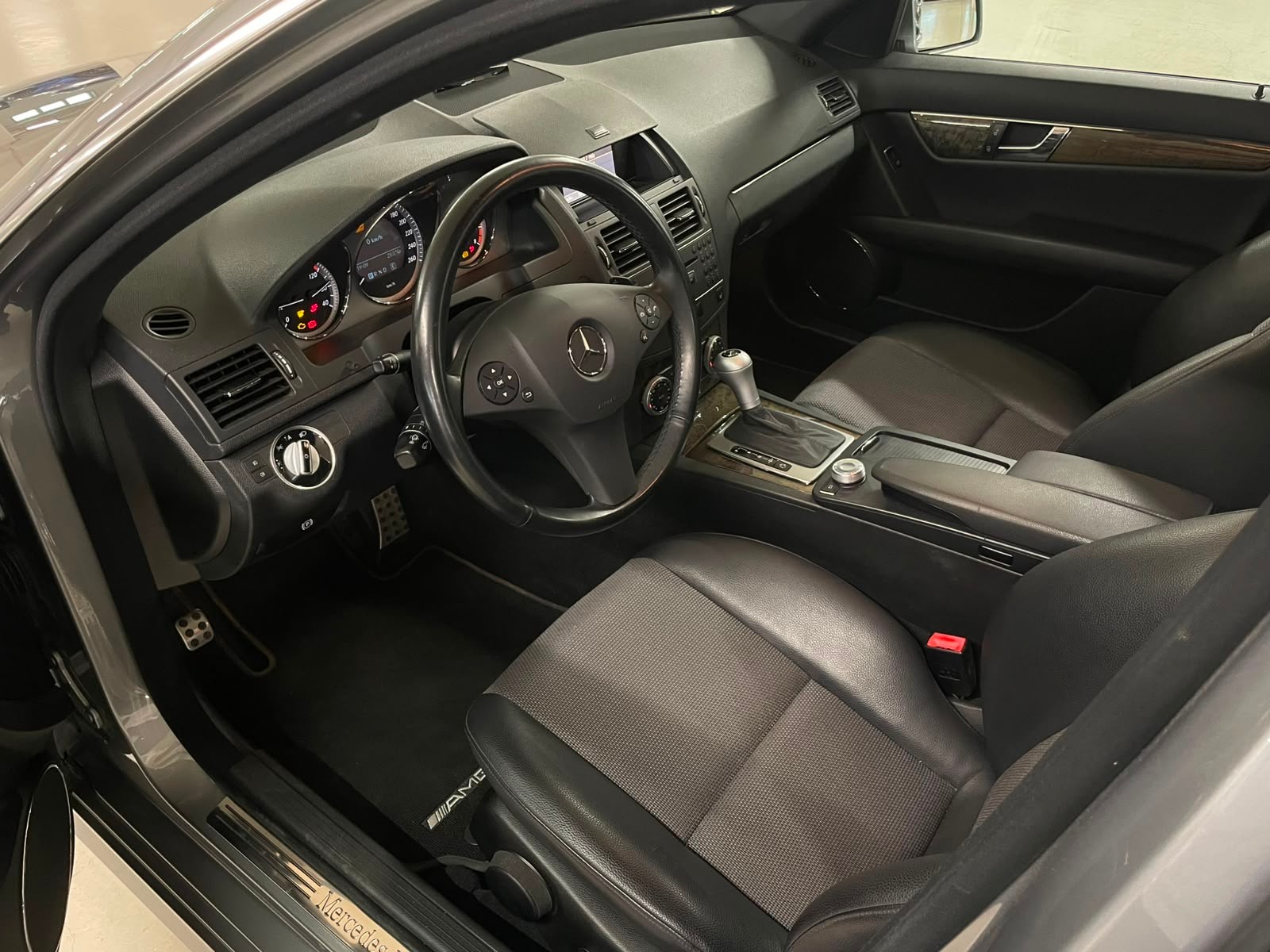 MERCEDES-BENZ C 200 CGI BlueEfficiency Avantgarde Automatic I Ab MFK 12.25 I Ab Service I 8-fach I Sehr gepflegt I TOP Angebot I-image-11