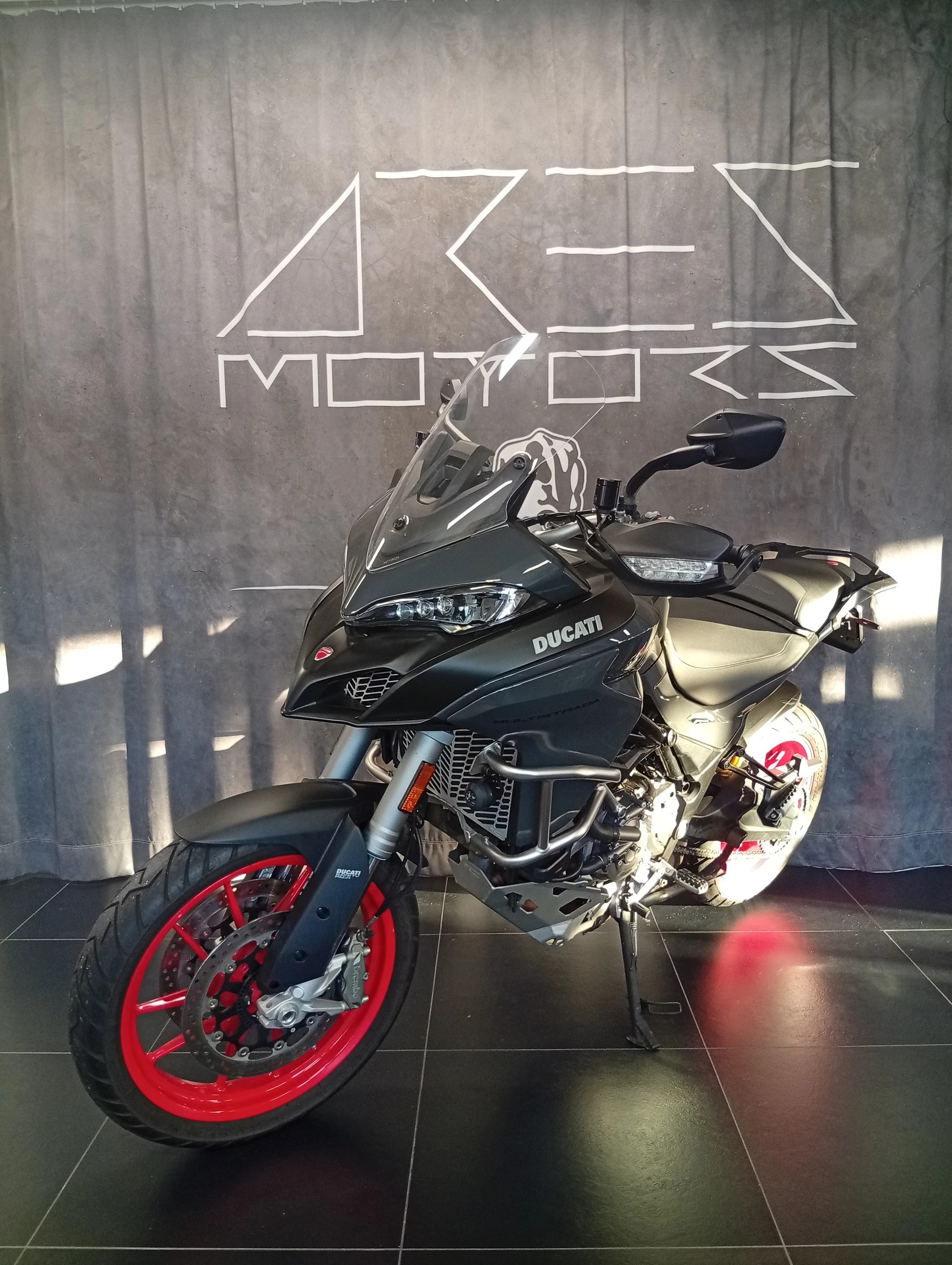 DUCATI Multistrada V2 S Touring-showroom-element-3