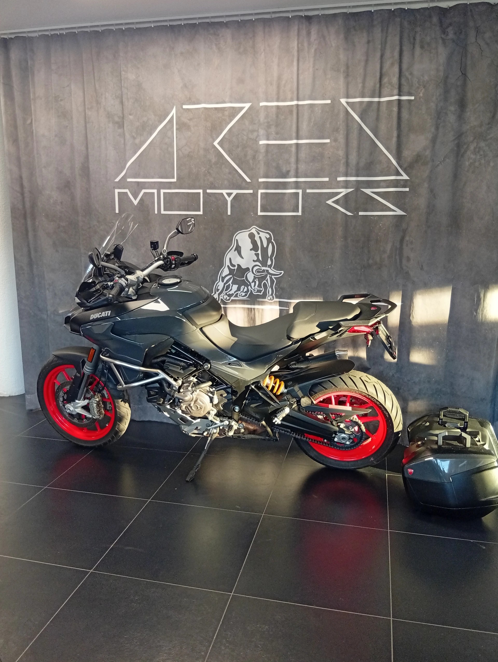 DUCATI Multistrada V2 S Touring-image-4