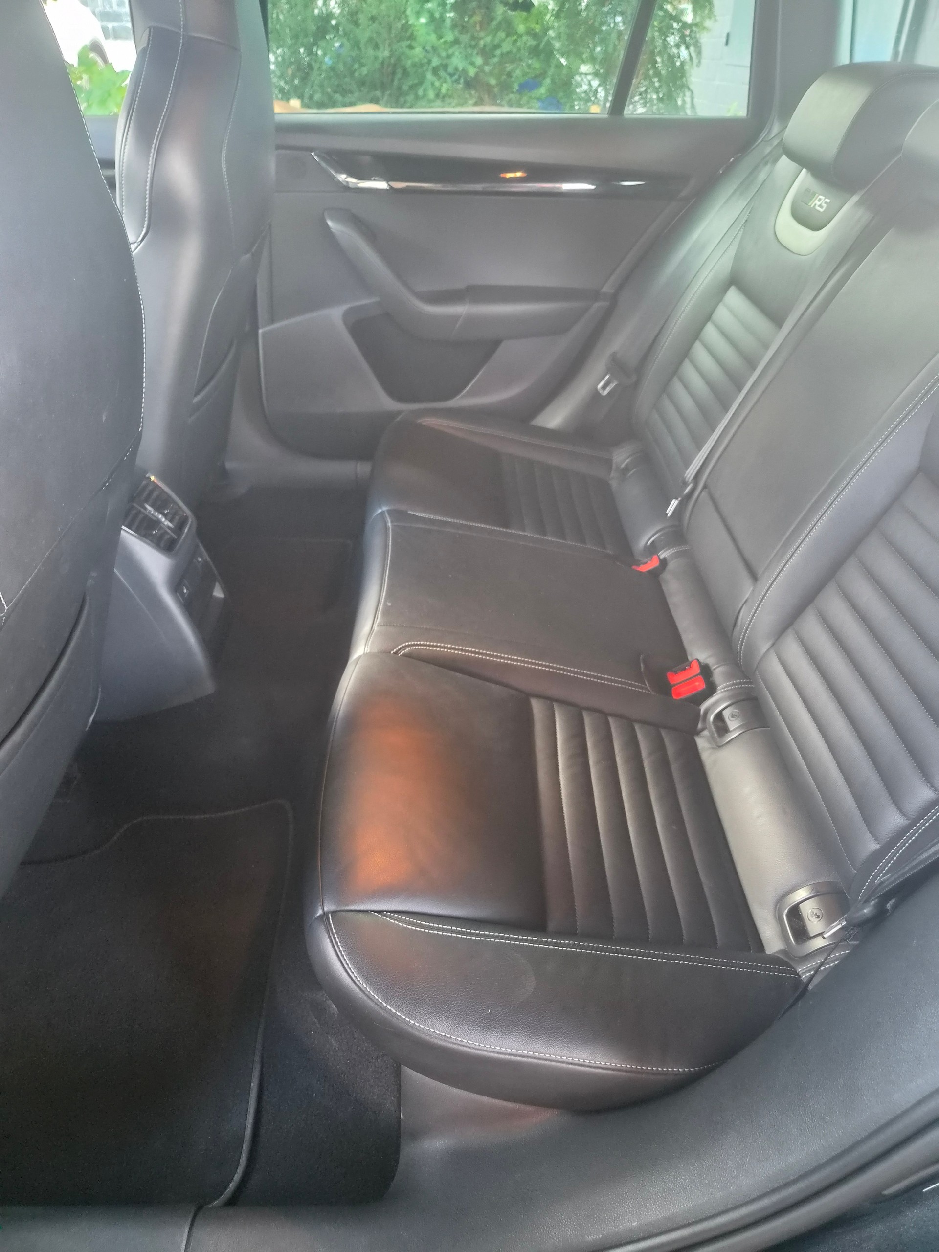 SKODA Octavia Combi 2.0 TSI RS 230 DSG-image-14