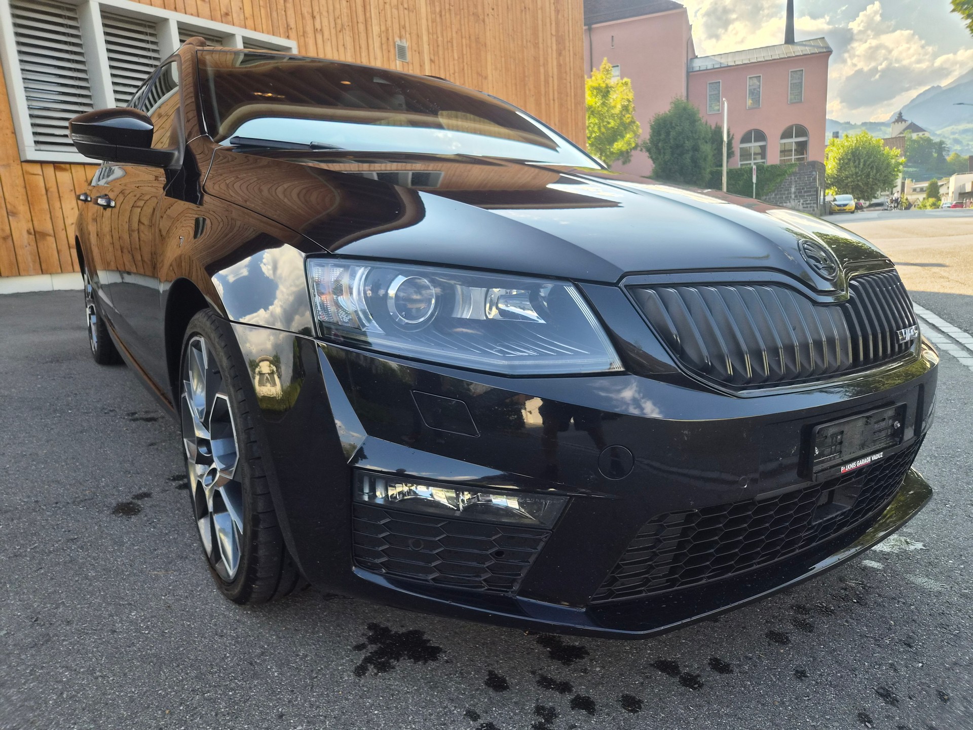 SKODA Octavia Combi 2.0 TSI RS 230 DSG-image-1