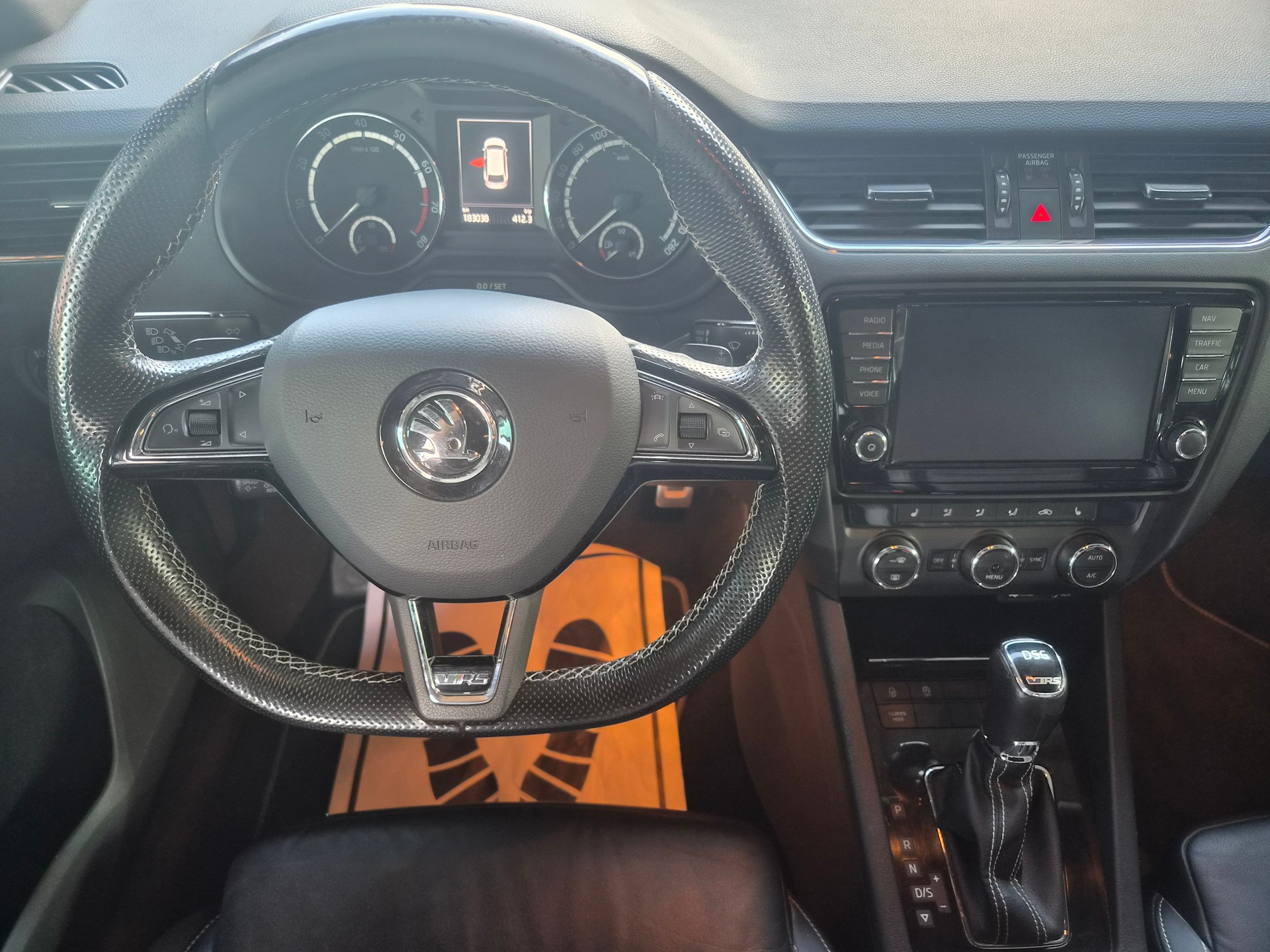SKODA Octavia Combi 2.0 TSI RS 230 DSG-image-10