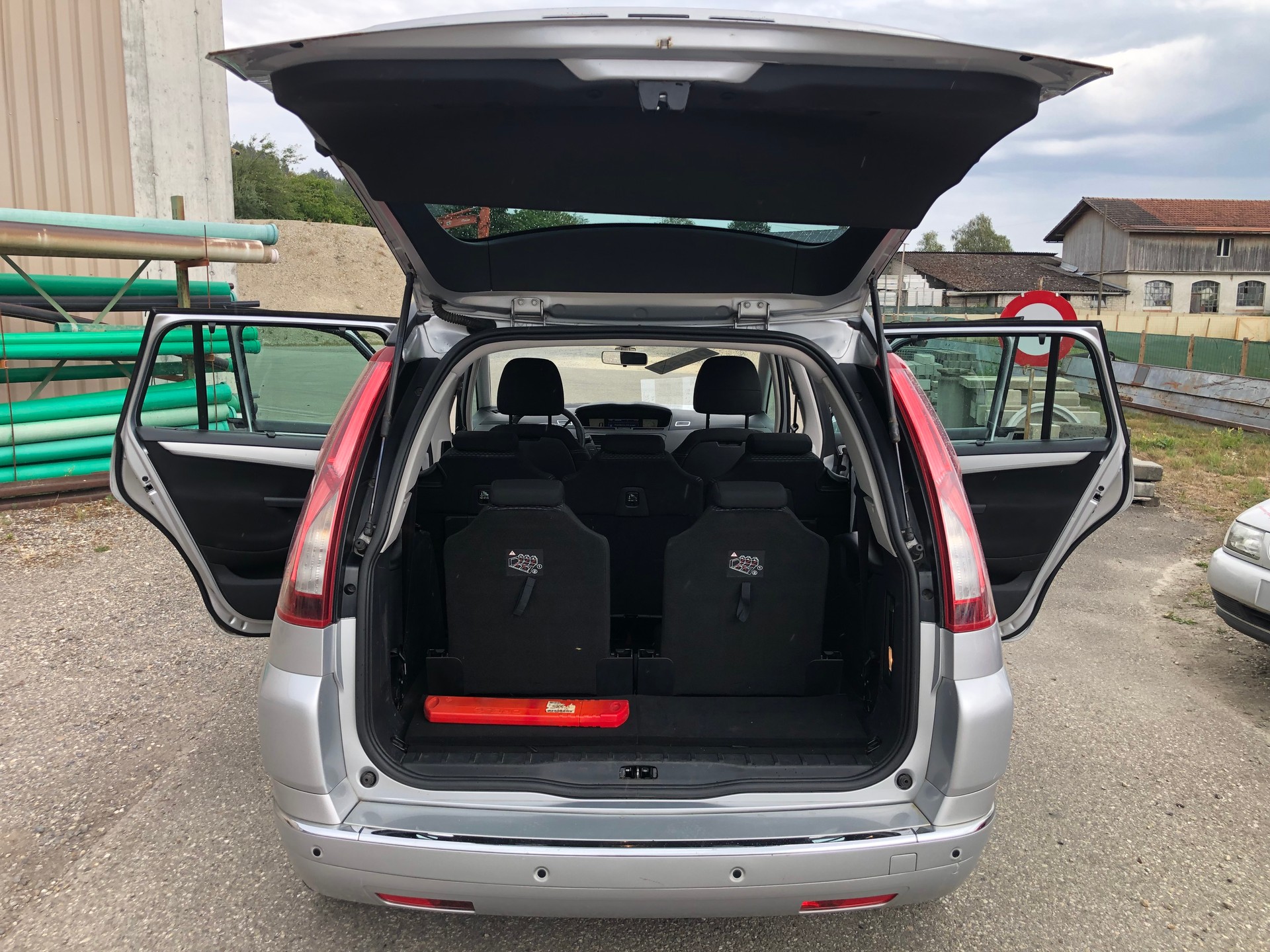 CITROEN Grand C4 Picasso 1.6 HDI 16V Tonic EGS6-image-9