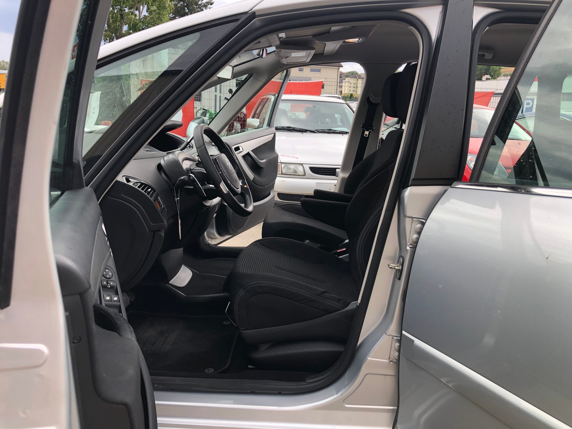 CITROEN Grand C4 Picasso 1.6 HDI 16V Tonic EGS6-image-7