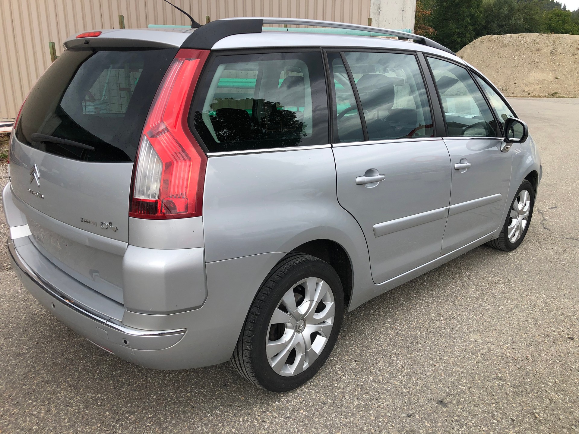 CITROEN Grand C4 Picasso 1.6 HDI 16V Tonic EGS6-image-4
