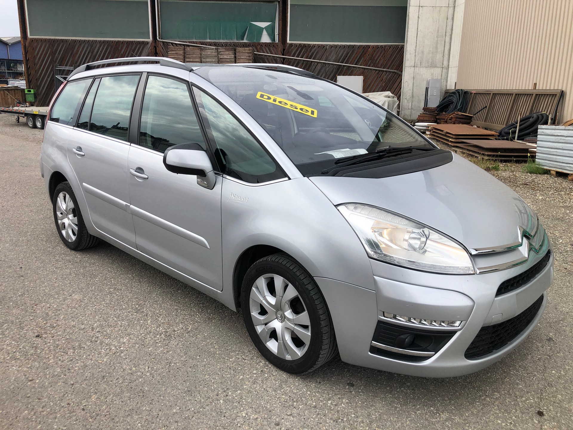 CITROEN Grand C4 Picasso 1.6 HDI 16V Tonic EGS6-image-1