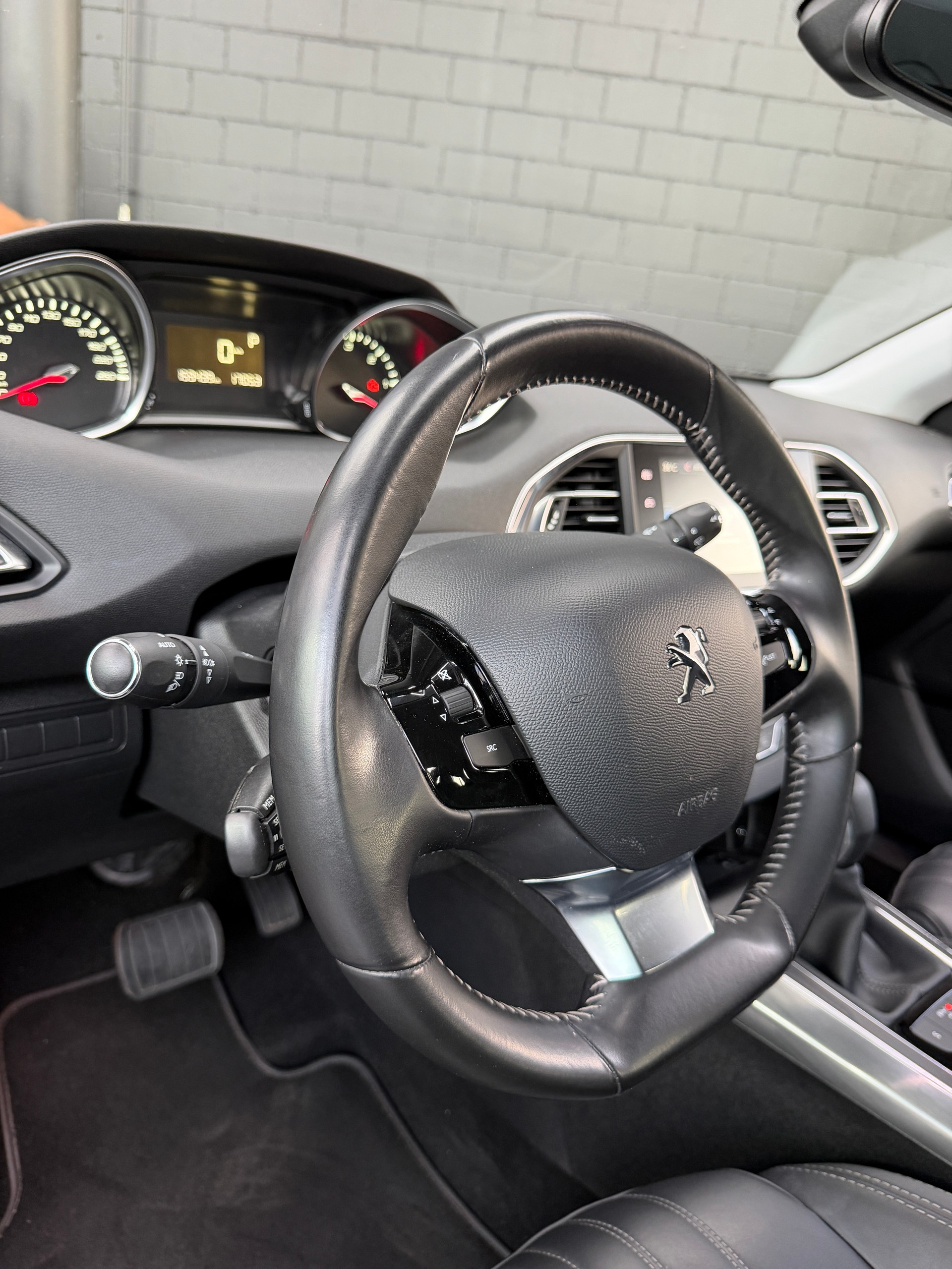 PEUGEOT 308 2.0 BlueHDI Féline Automatic-image-11