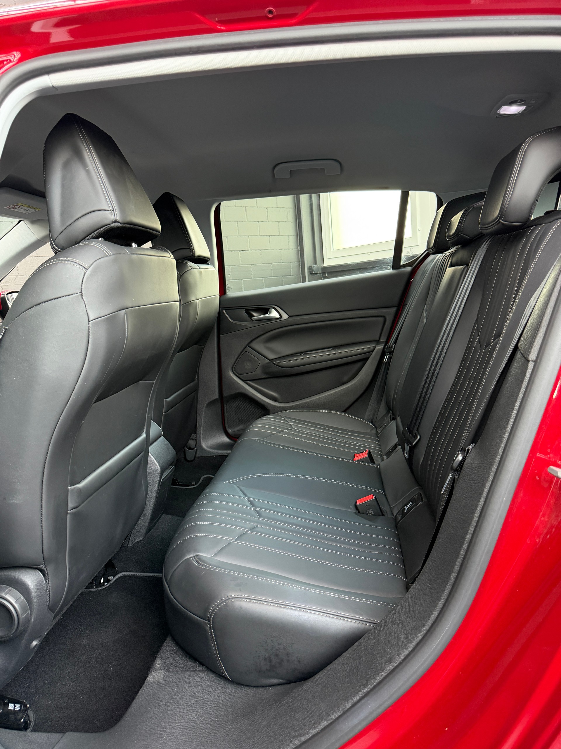 PEUGEOT 308 2.0 BlueHDI Féline Automatic-image-13